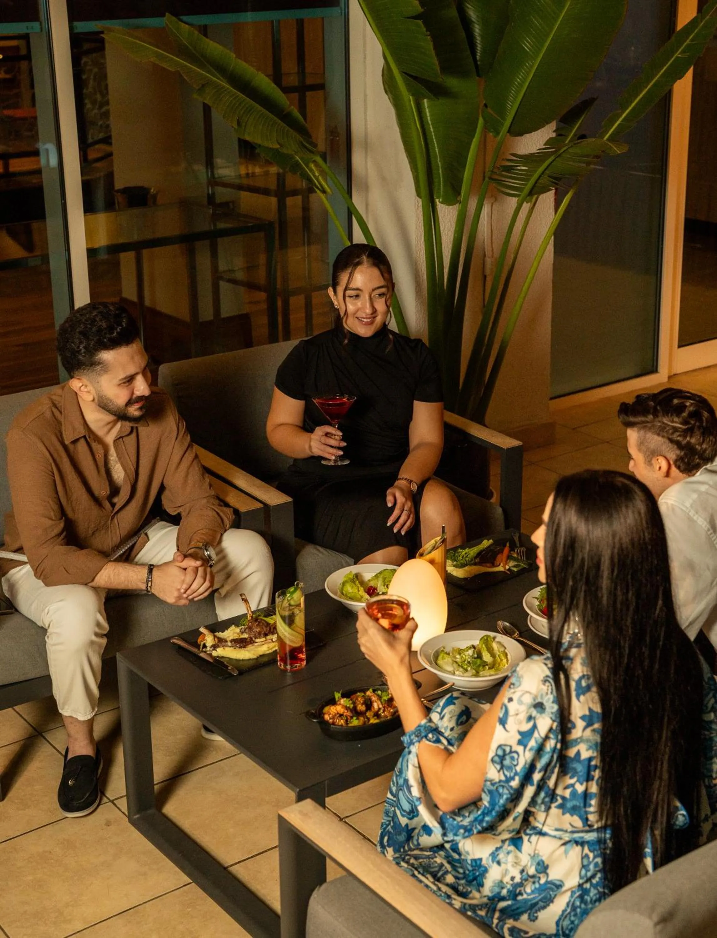 Restaurant/places to eat in Metropolitan Al Mafraq Hotel