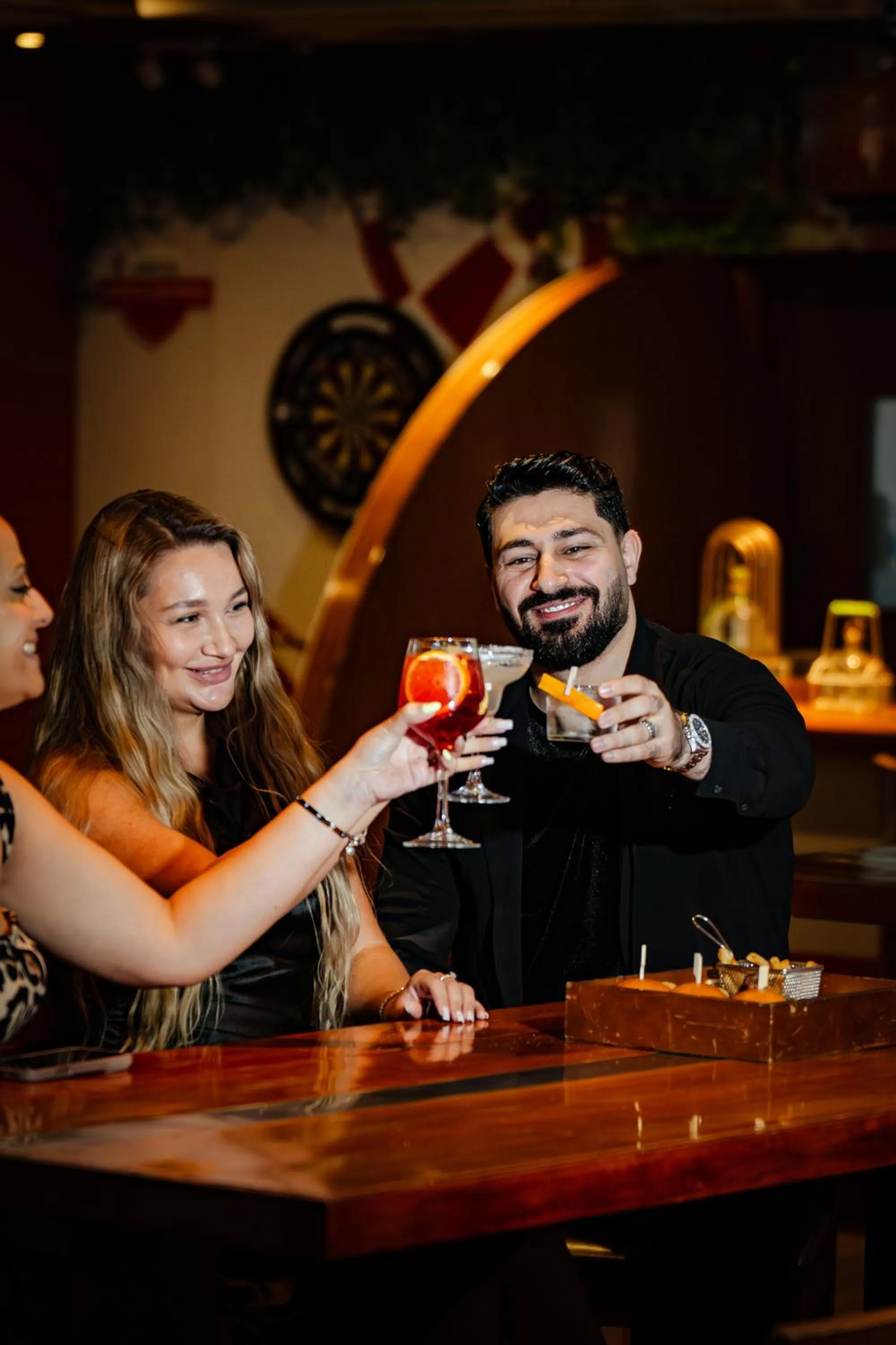 Lounge or bar in Metropolitan Al Mafraq Hotel