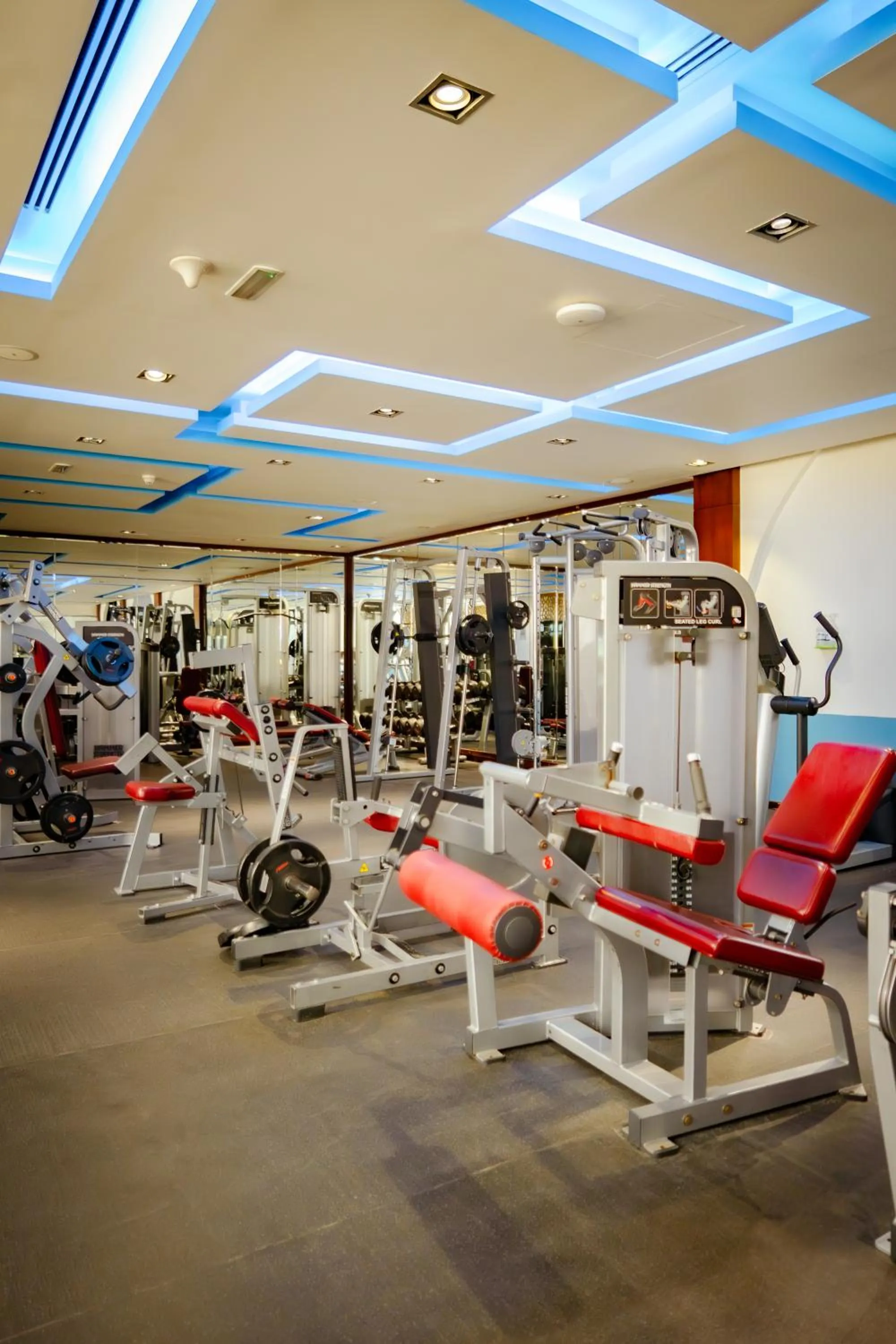 Fitness centre/facilities in Metropolitan Al Mafraq Hotel