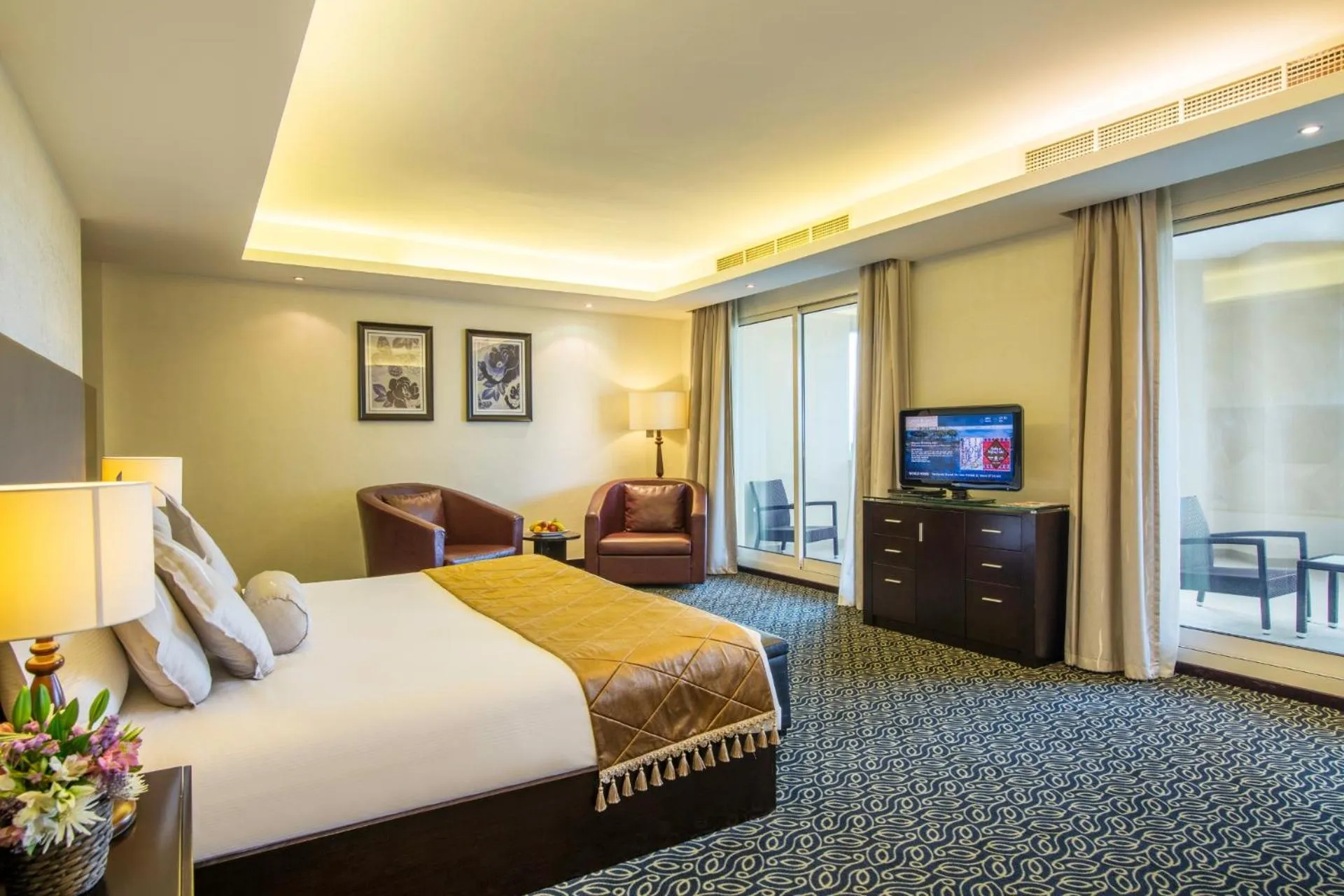 Bedroom, Bed in Metropolitan Al Mafraq Hotel