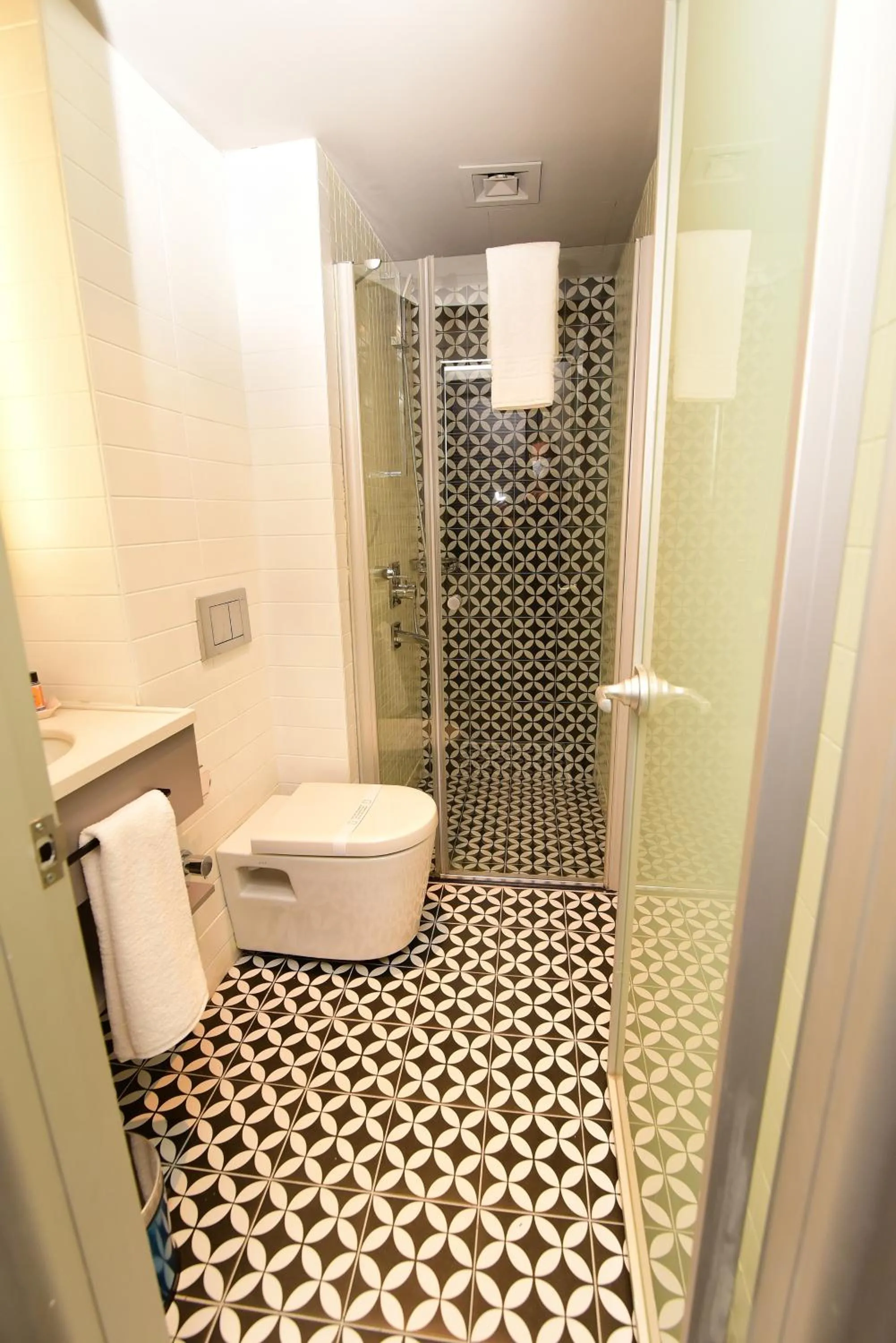 Shower in The Row Taksim Hotel