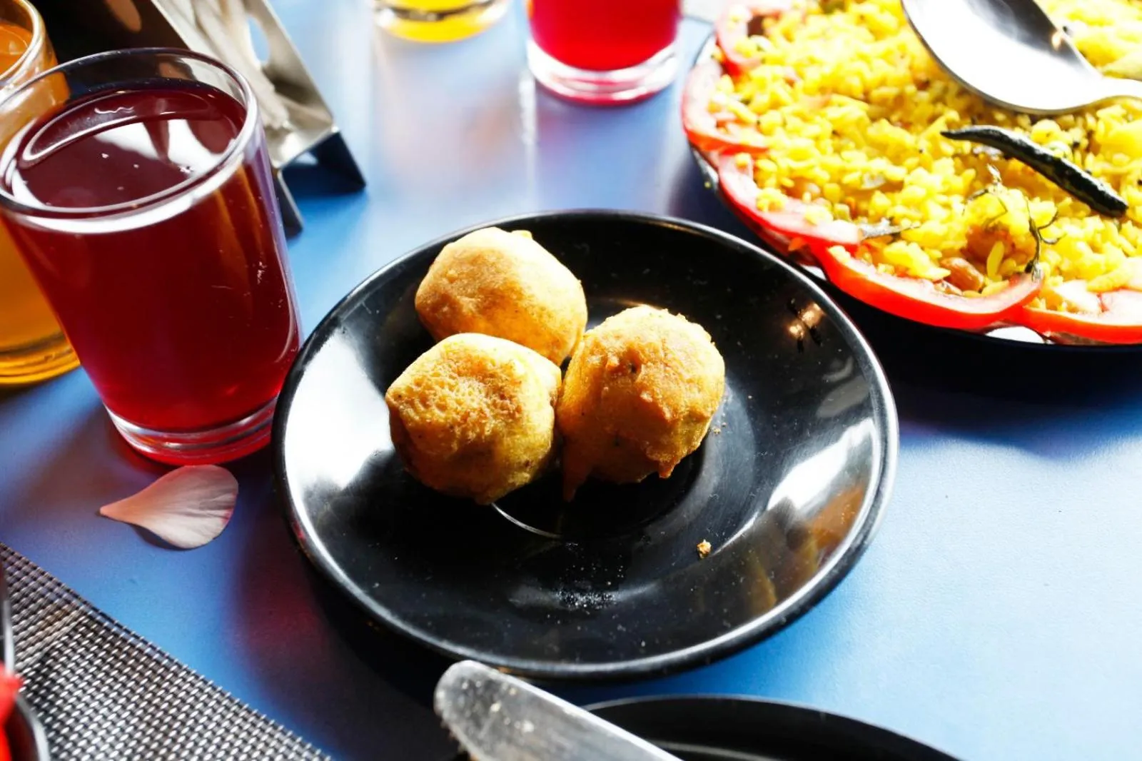 Food and drinks in Manu Maharani Regency