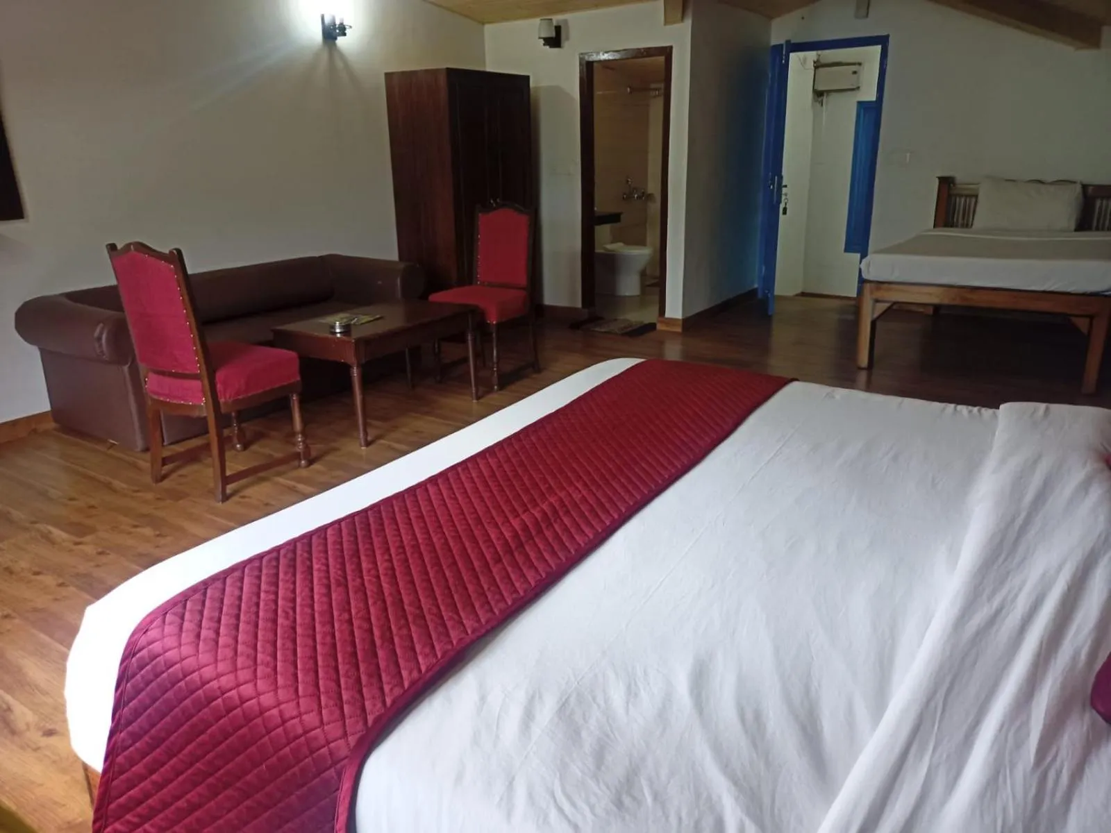 Bedroom, Bed in Manu Maharani Regency