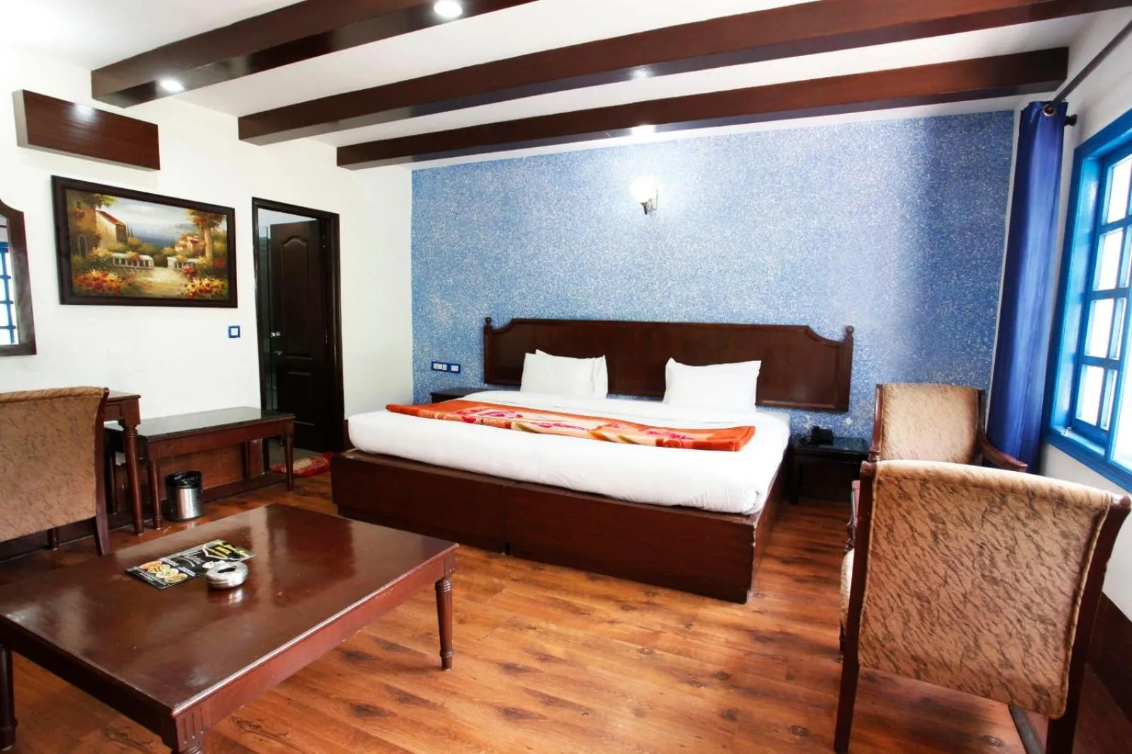 Photo of the whole room, Bed in Manu Maharani Regency