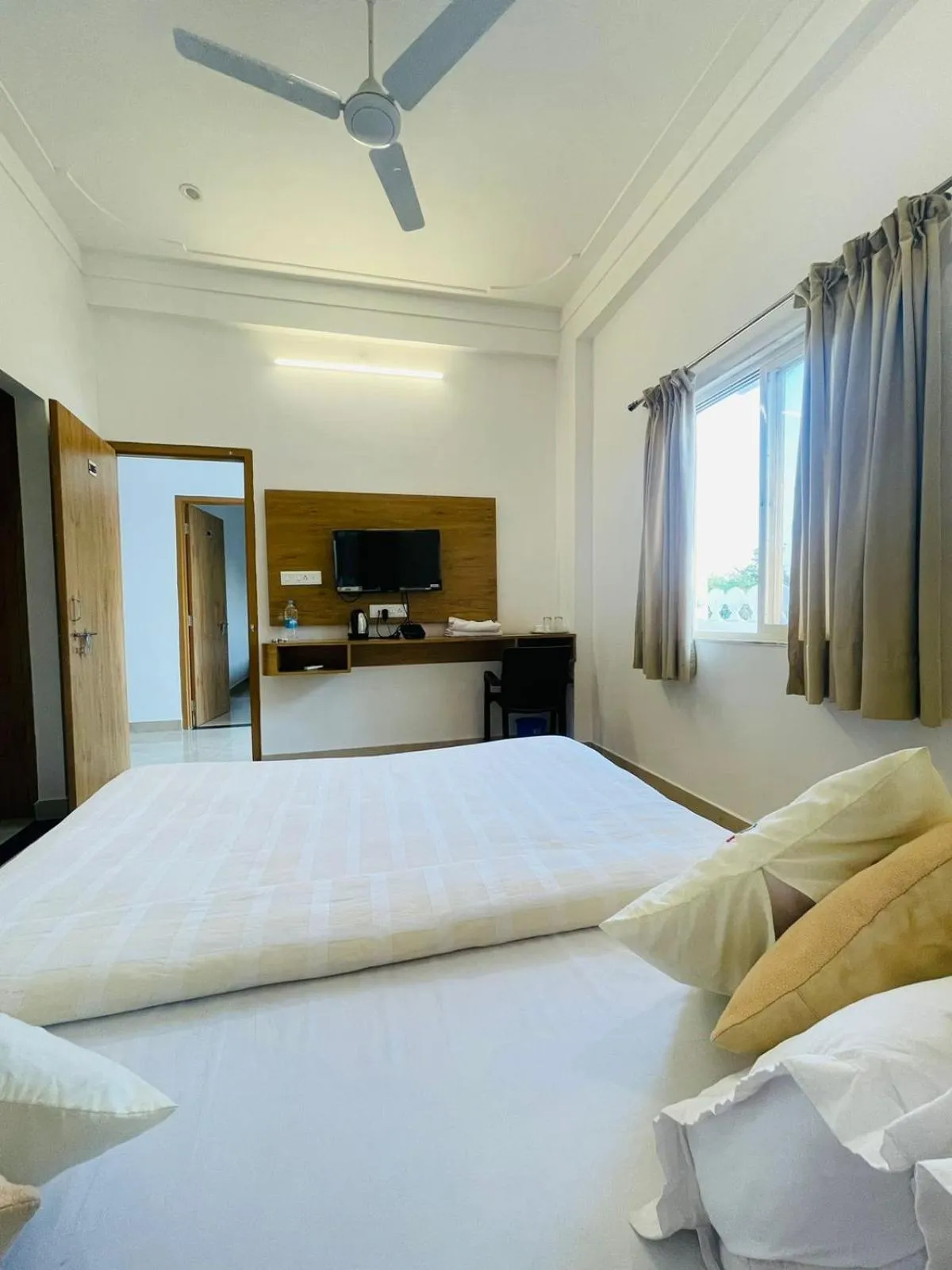 Bed in Royal Heritage Haveli Udaipur