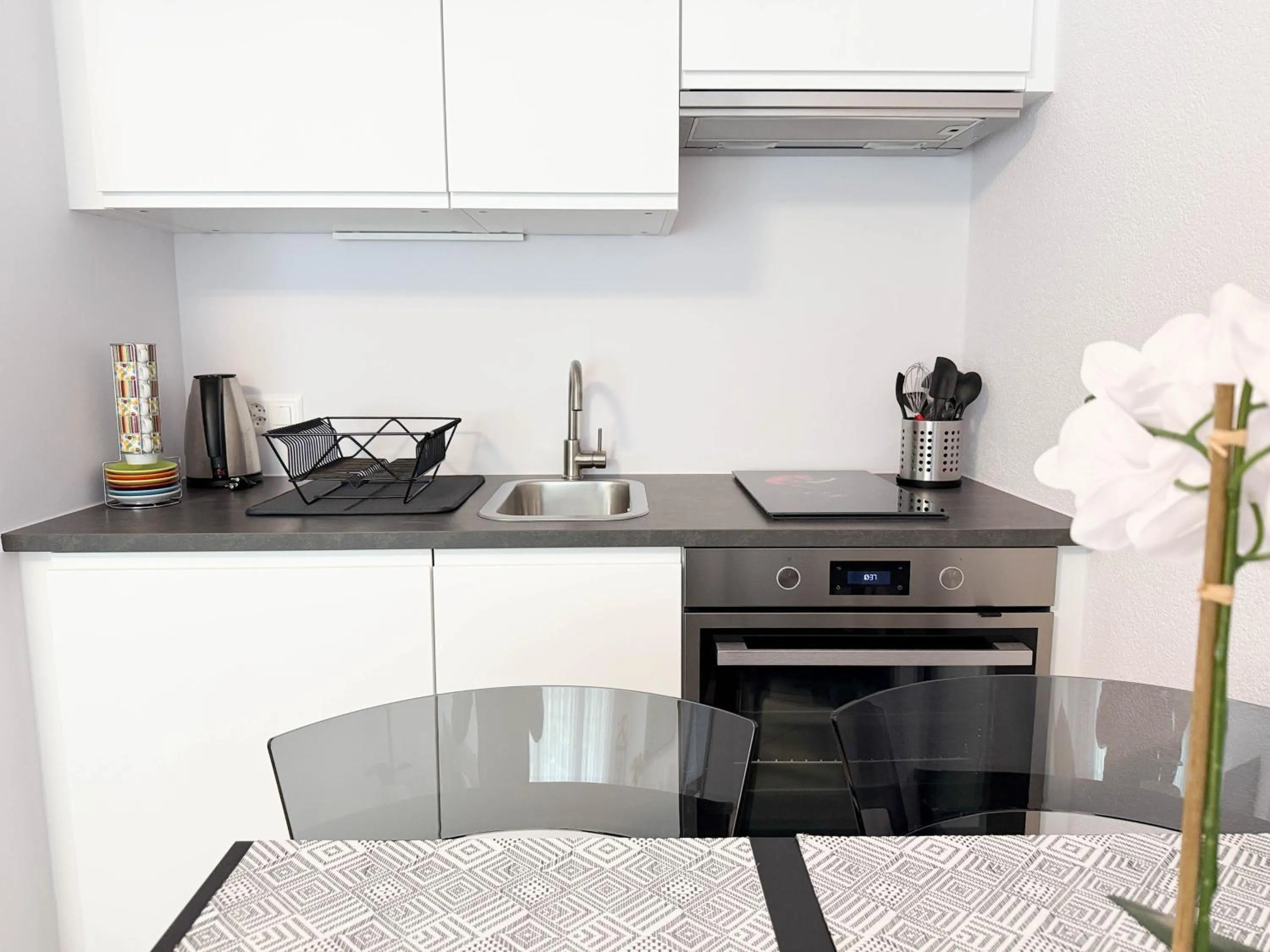 Kitchen or kitchenette in Hôtel des Bains de Saillon