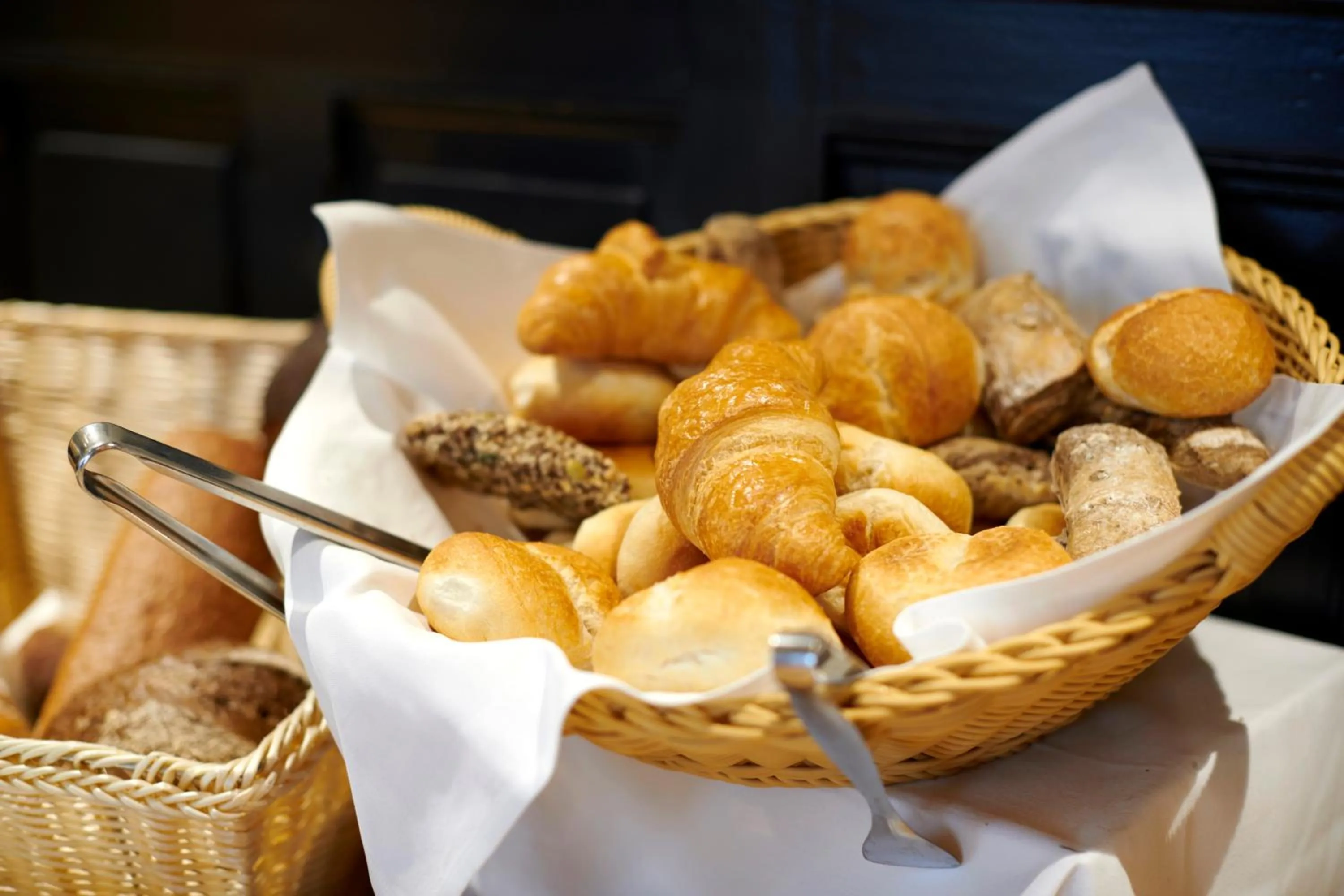 Breakfast in Hotel Continental Park