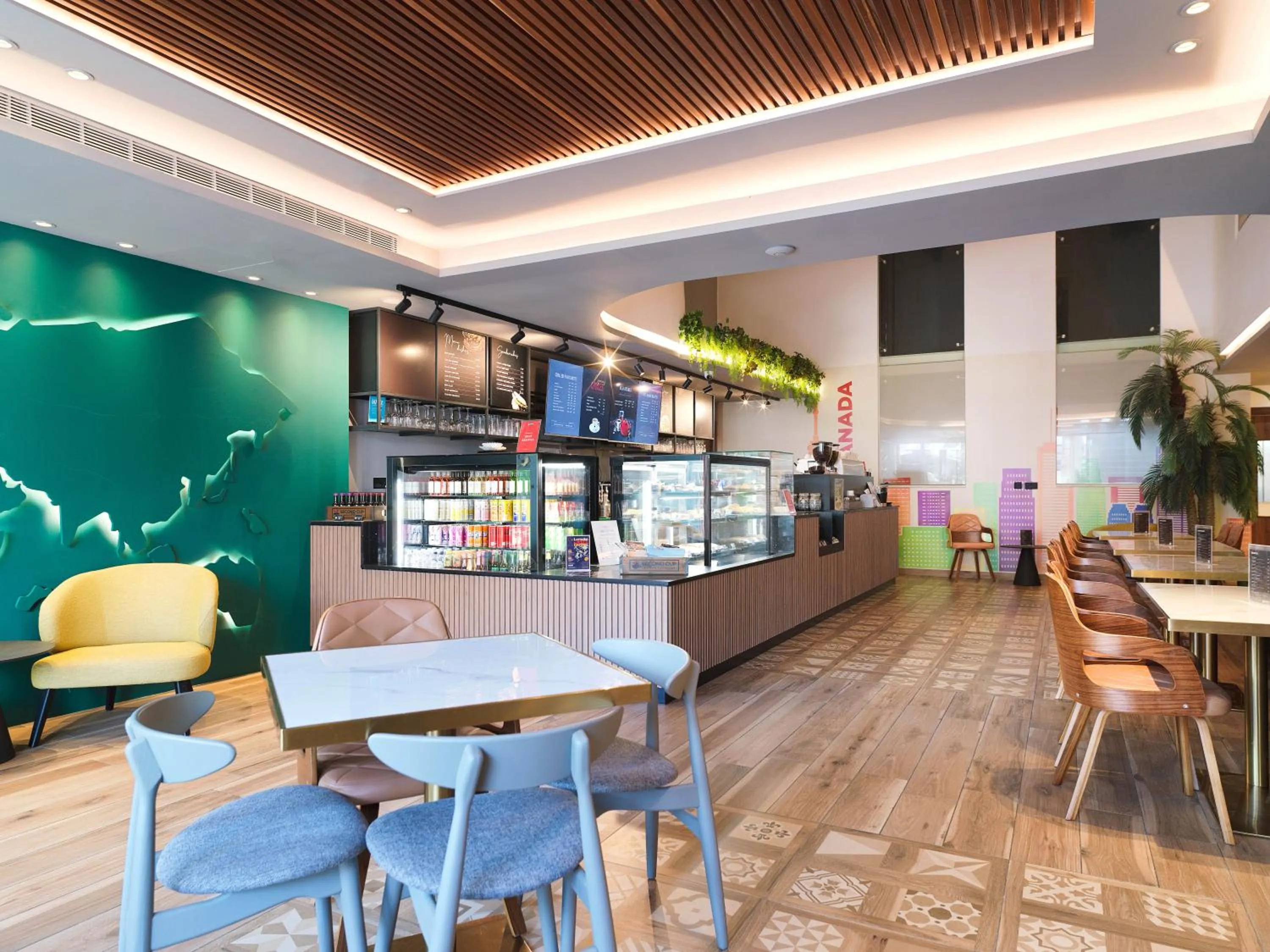 Restaurant/places to eat in Leonardo Boutique Hotel Larnaca