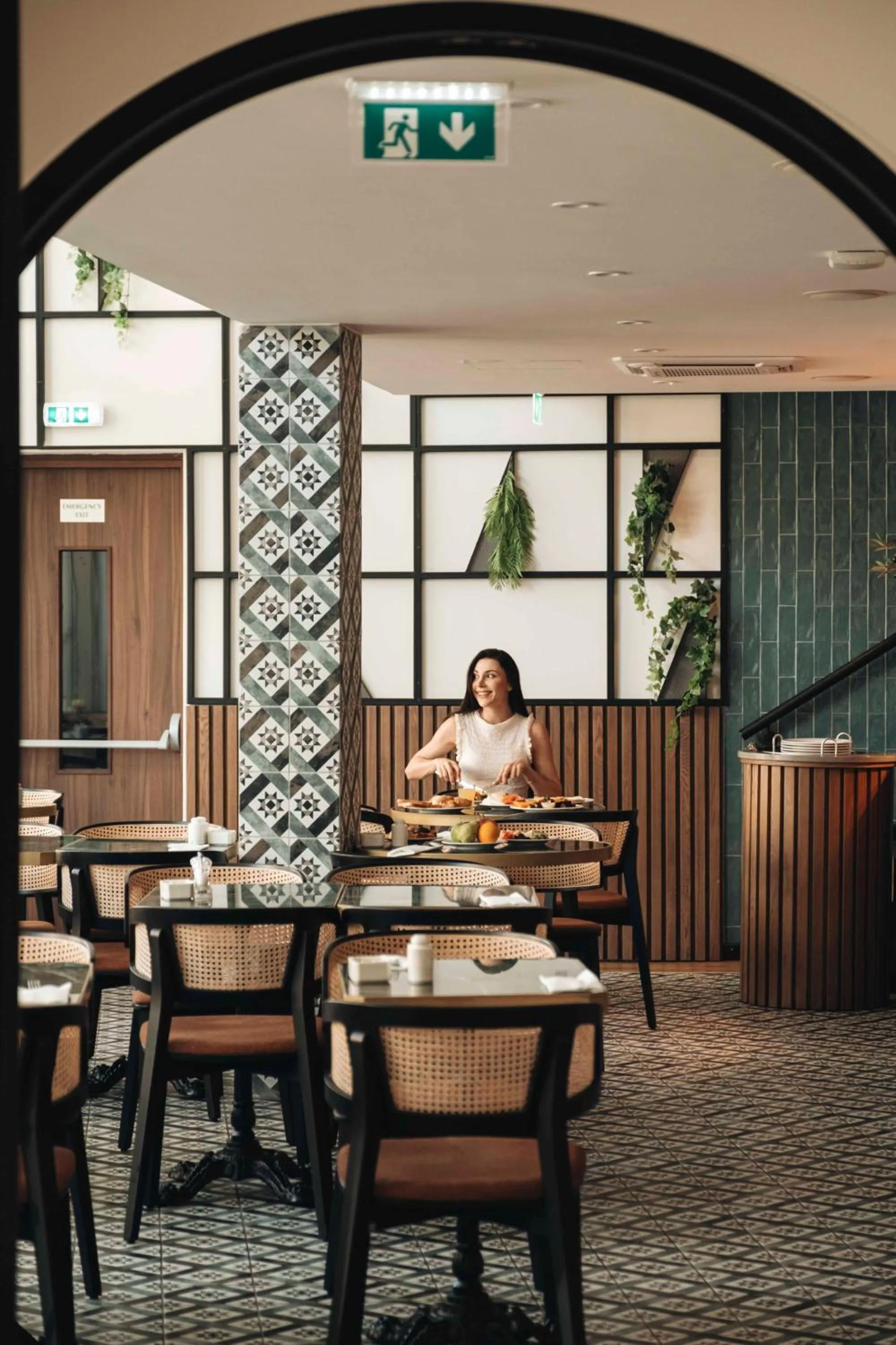 Restaurant/places to eat in Leonardo Boutique Hotel Larnaca