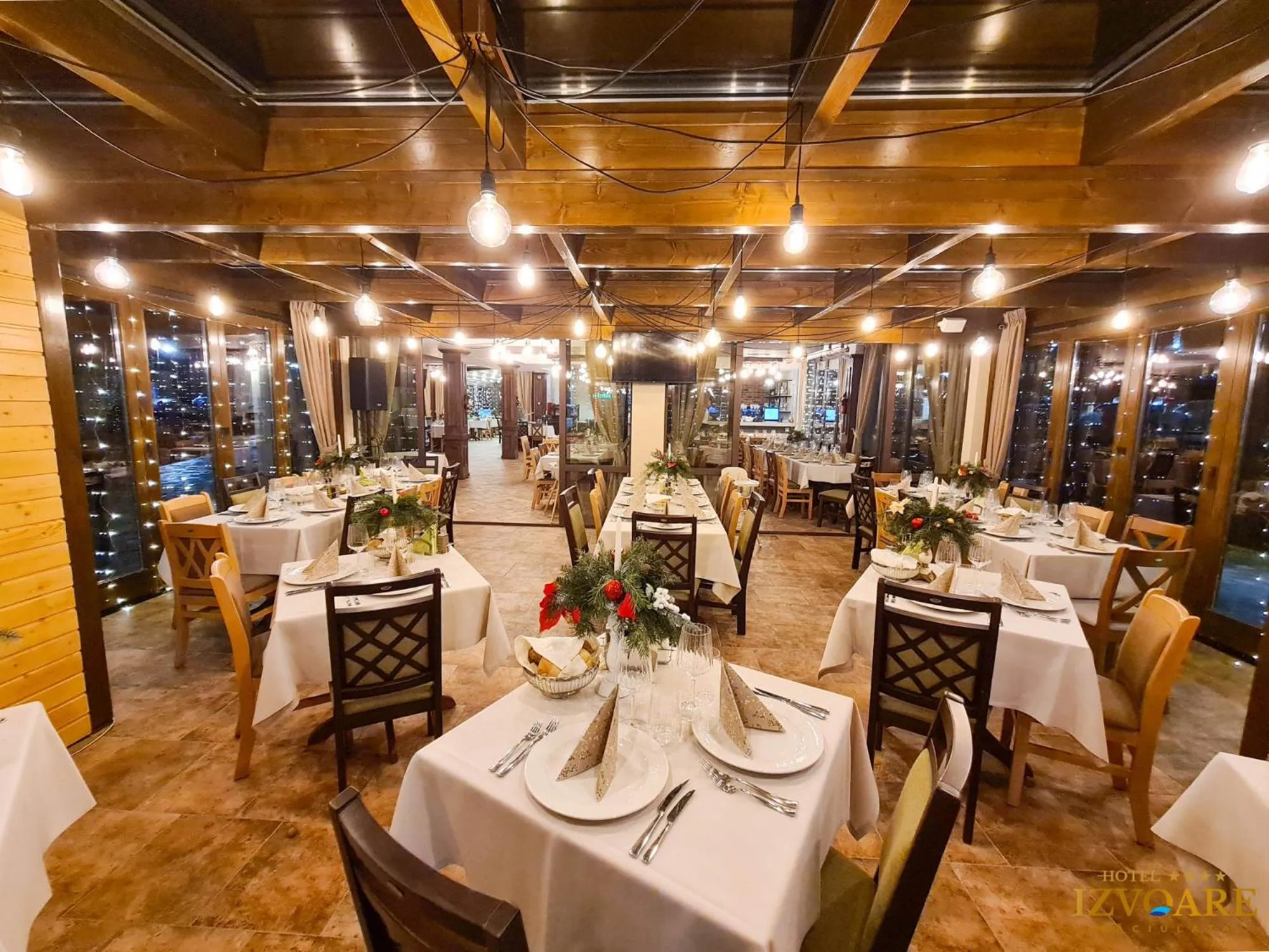 Restaurant/places to eat in Hotel IZVOARE Caciulata
