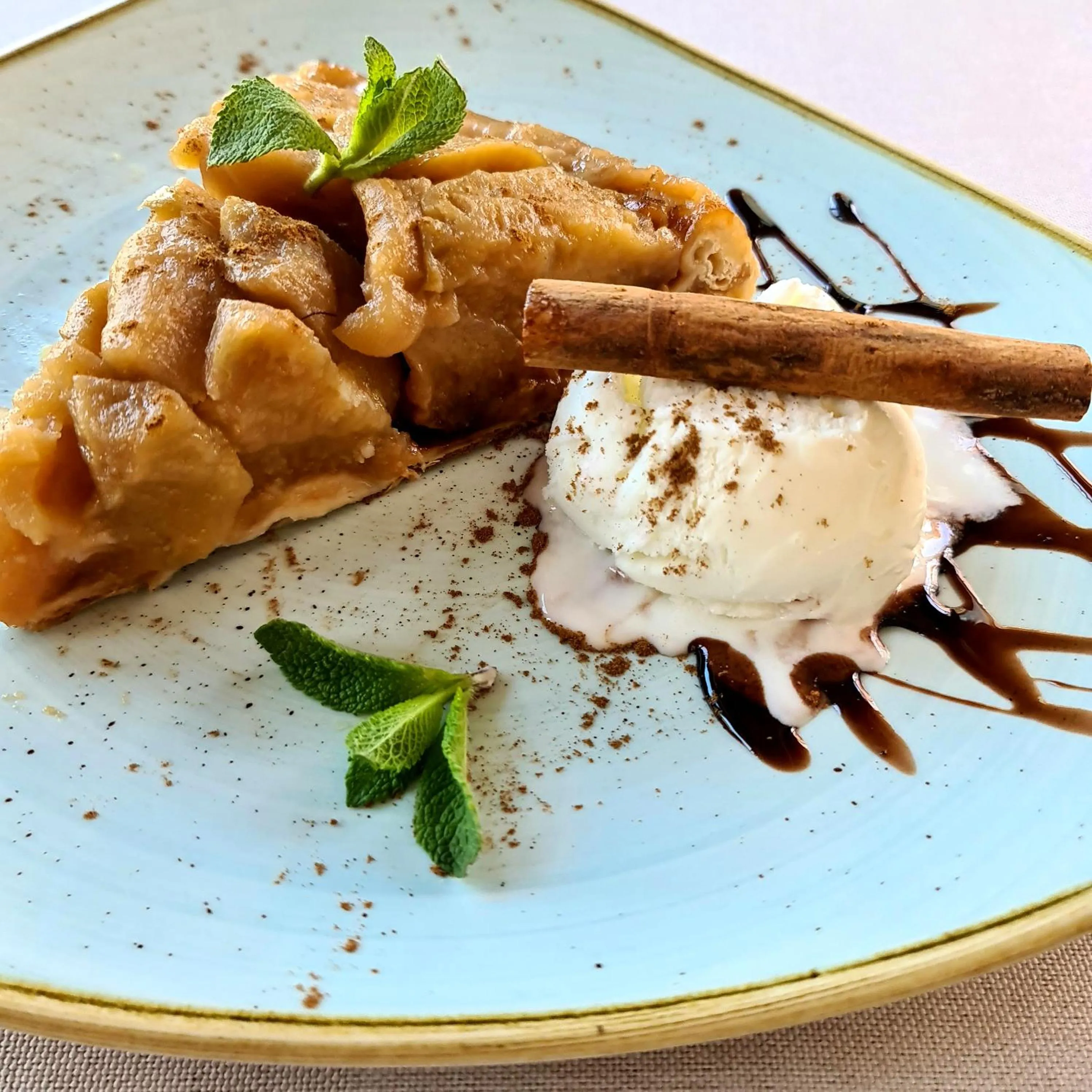 Food in Hotel IZVOARE Caciulata