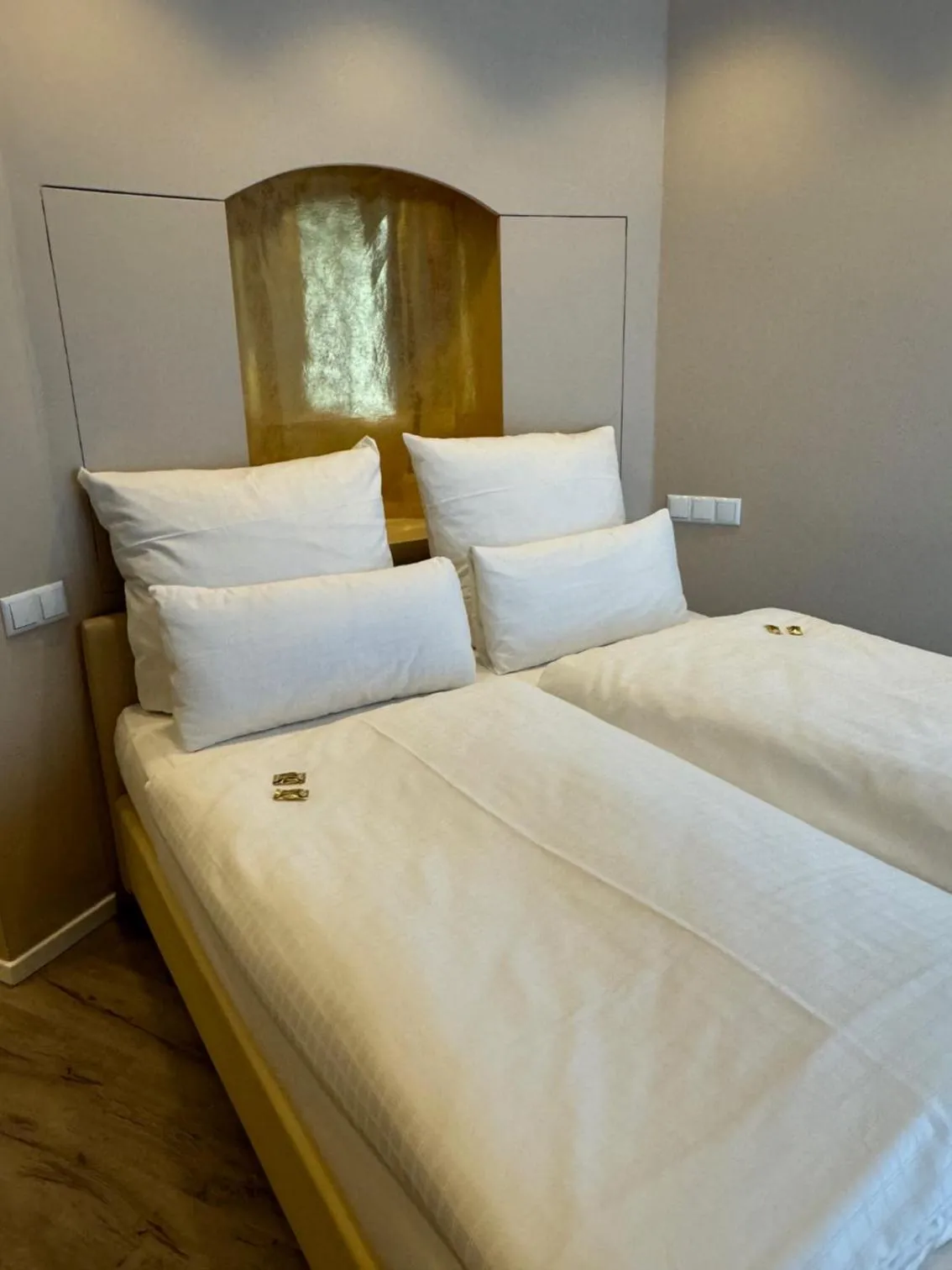 Bed in Cityhotel Kaiser Karl Aachen