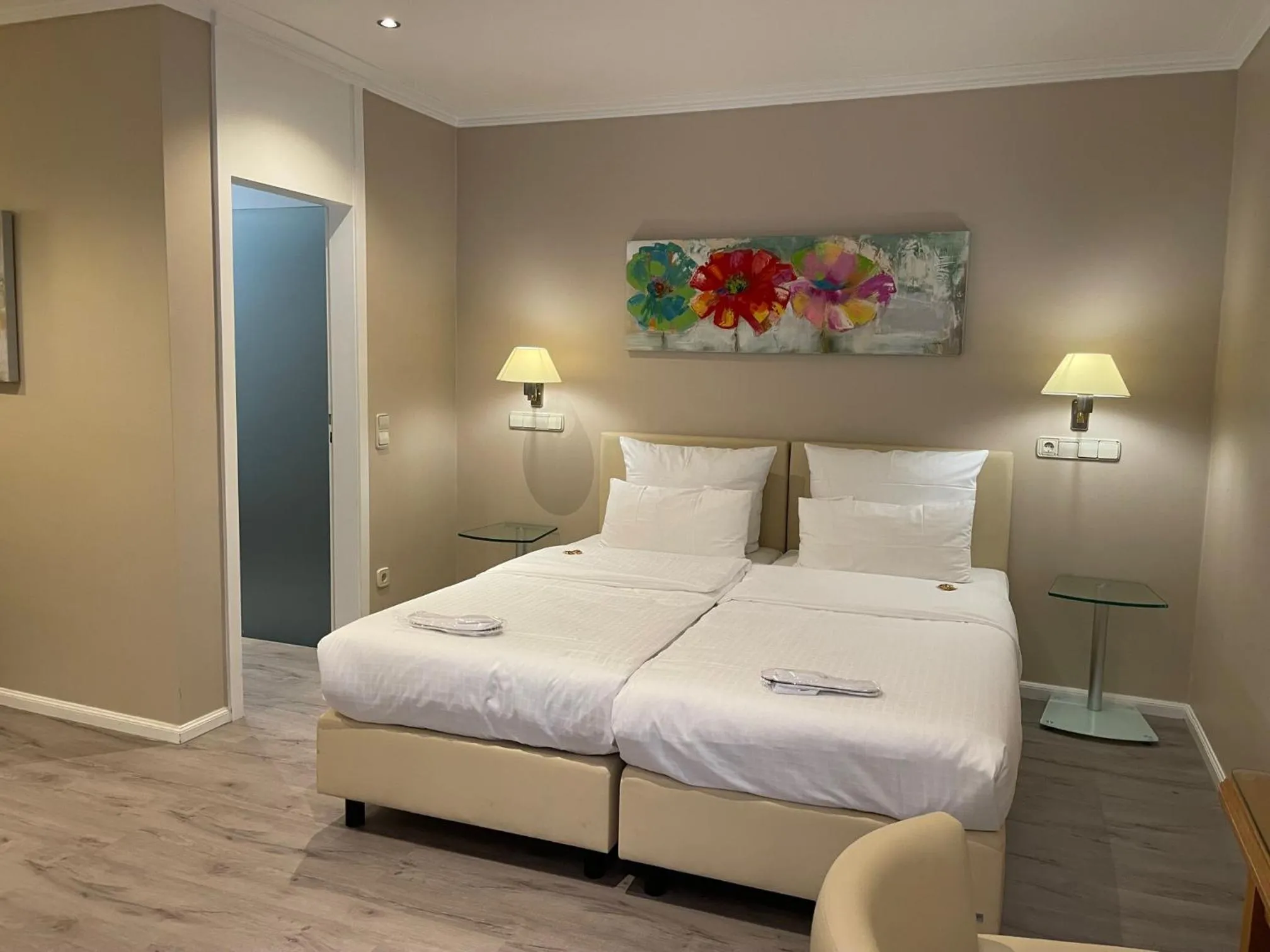 Bed in Cityhotel Kaiser Karl Aachen