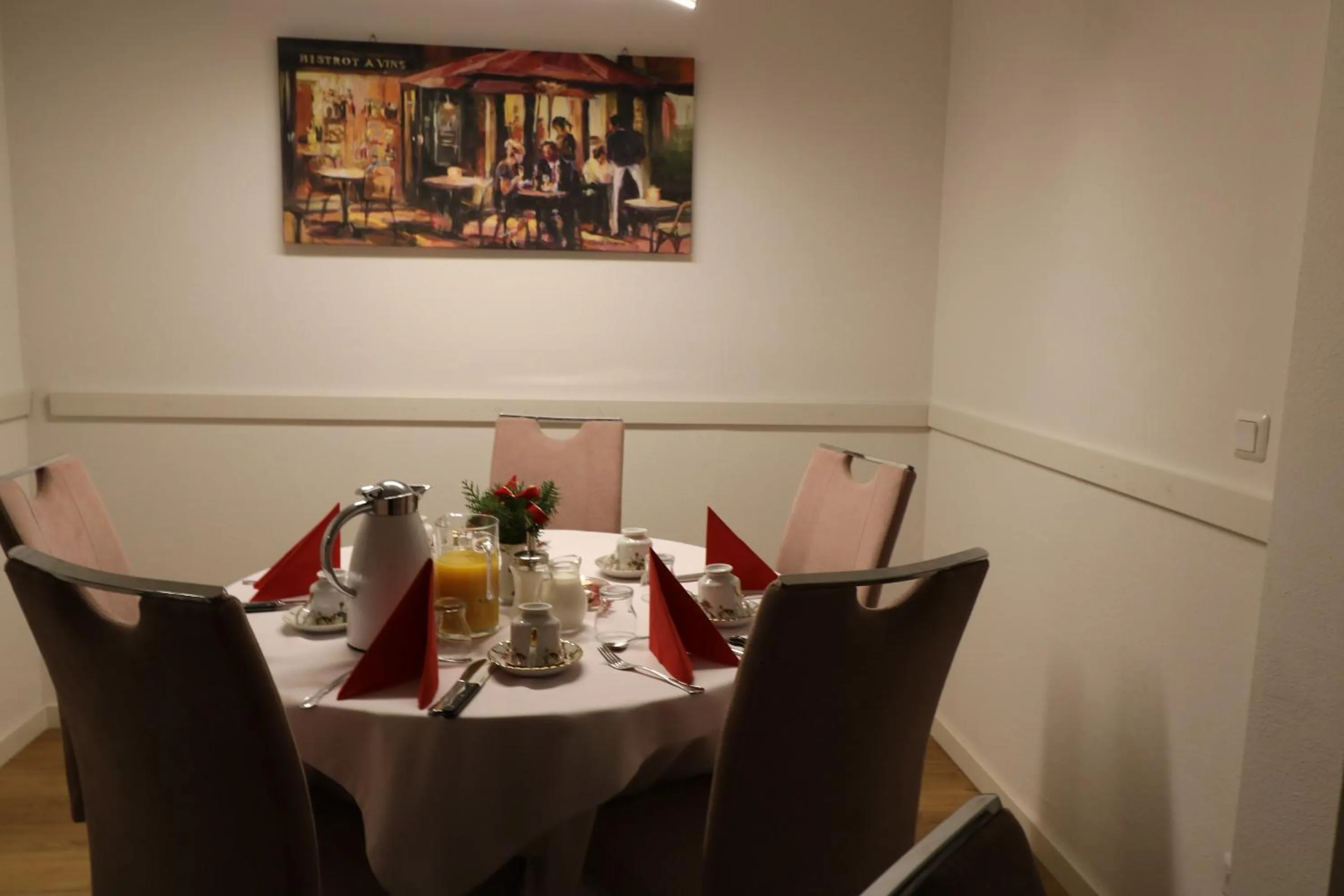 Buffet breakfast in Villa Amber