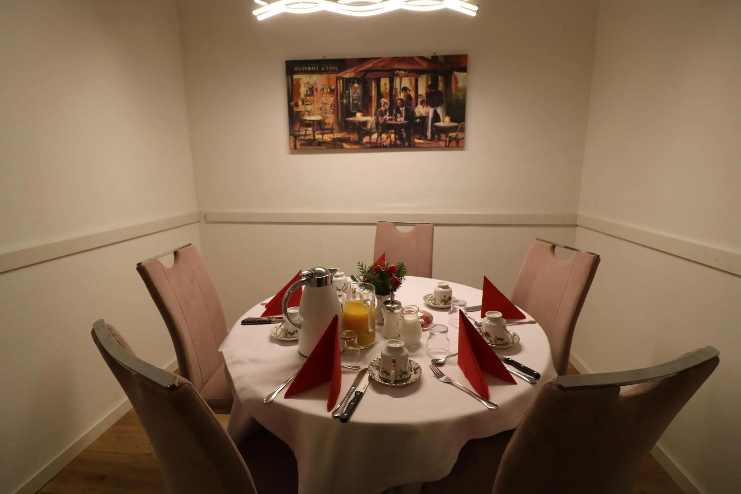 Buffet breakfast in Villa Amber