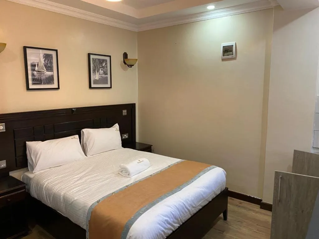 Bedroom, Bed in Hemak Suites