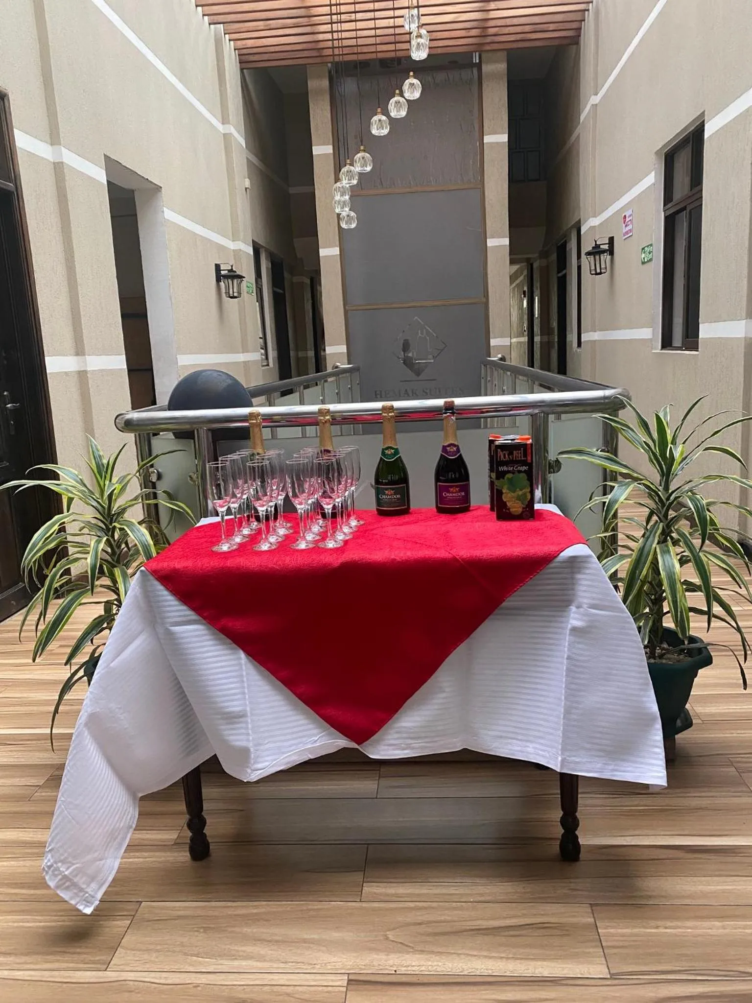 Restaurant/places to eat, Banquet Facilities in Hemak Suites