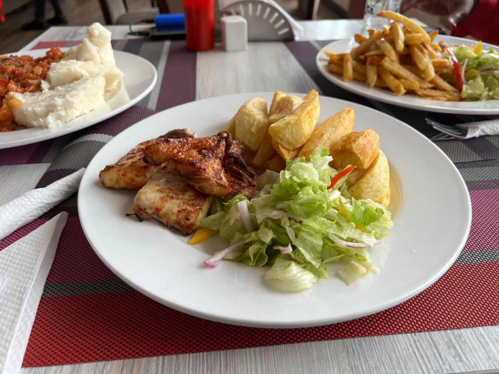 Restaurant/places to eat in Hemak Suites