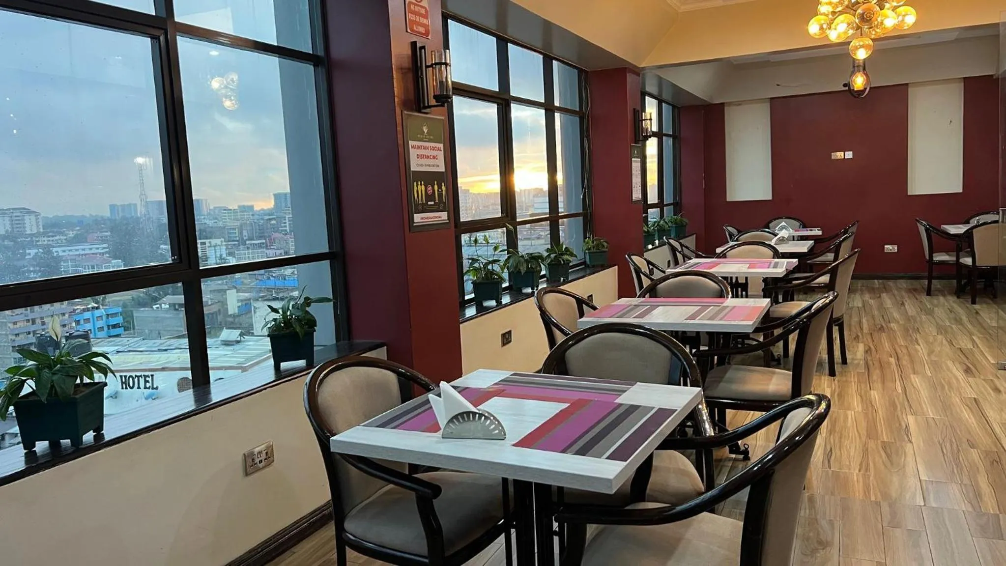 Restaurant/Places to Eat in Hemak Suites