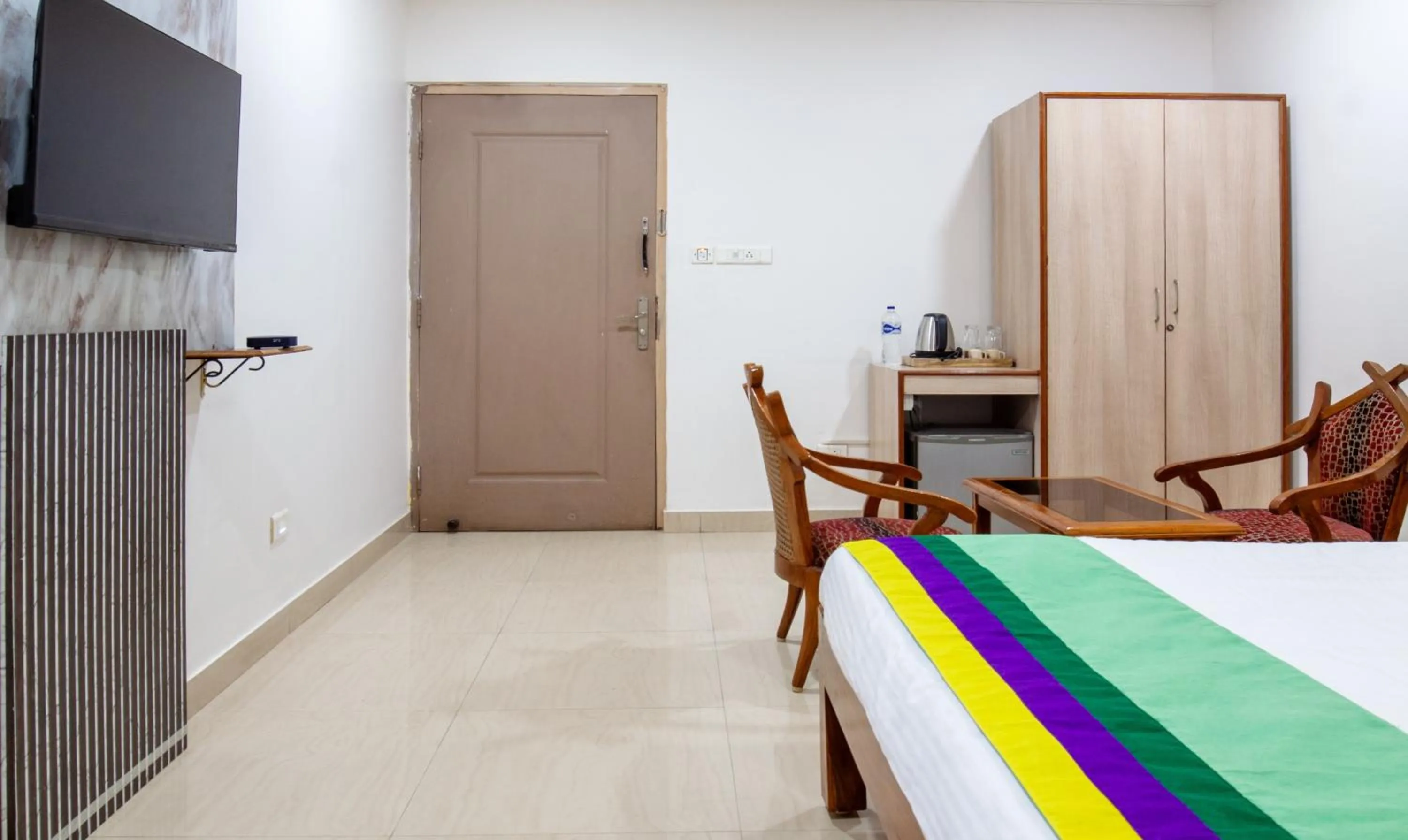 Bedroom in Treebo Y Hotels Elite, Khandagiri