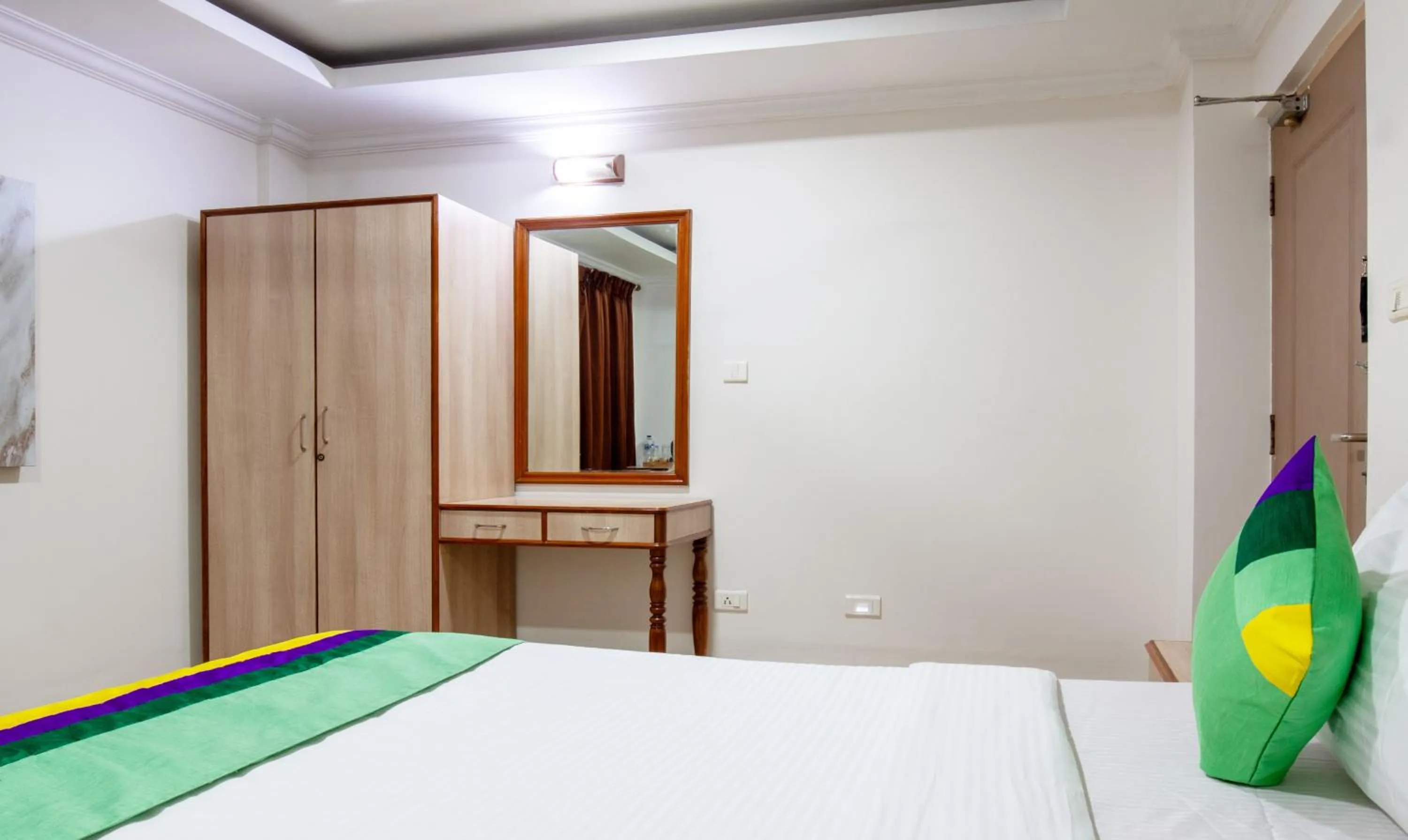 Bedroom, Bed in Treebo Y Hotels Elite, Khandagiri