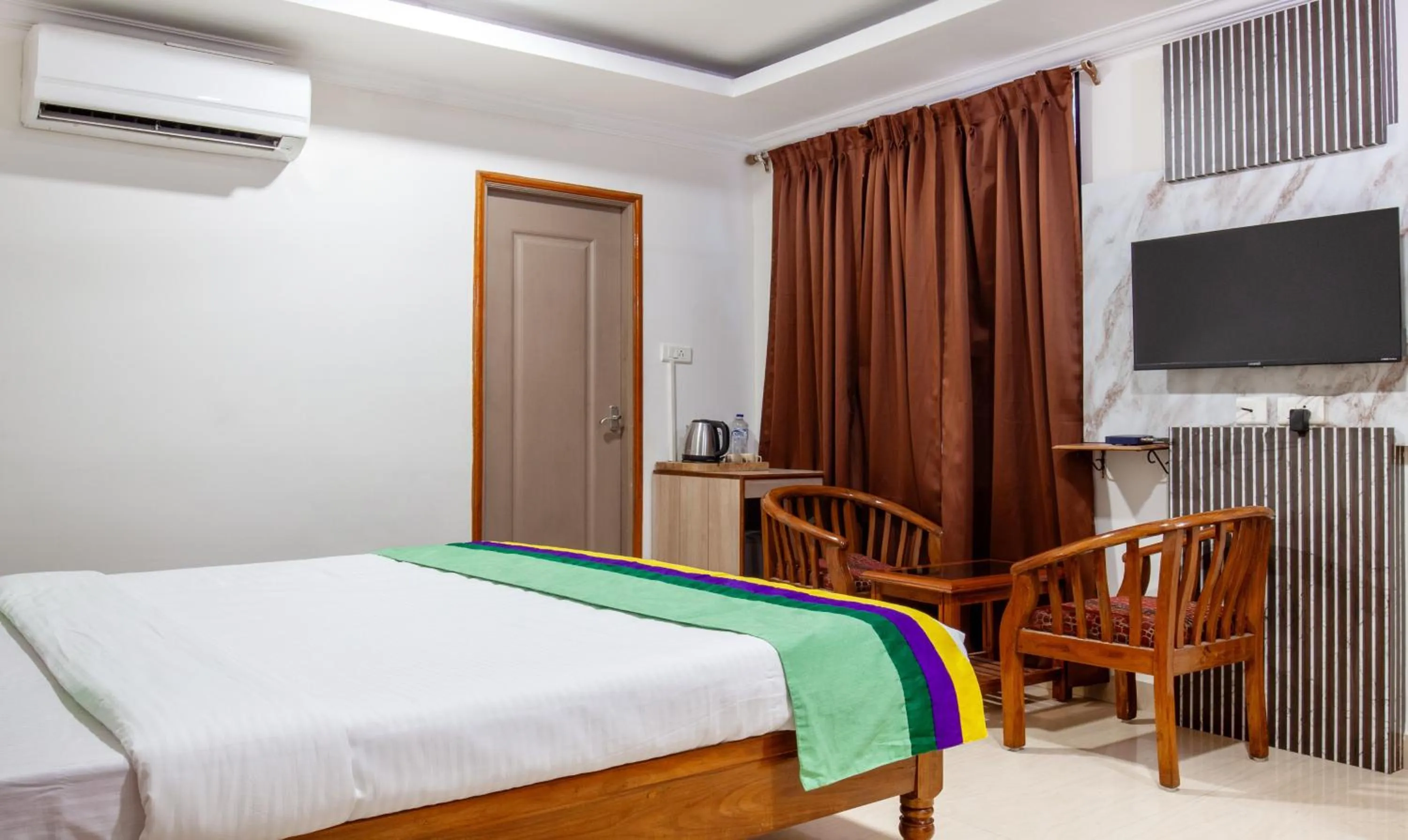 Bedroom, Bed in Treebo Y Hotels Elite, Khandagiri