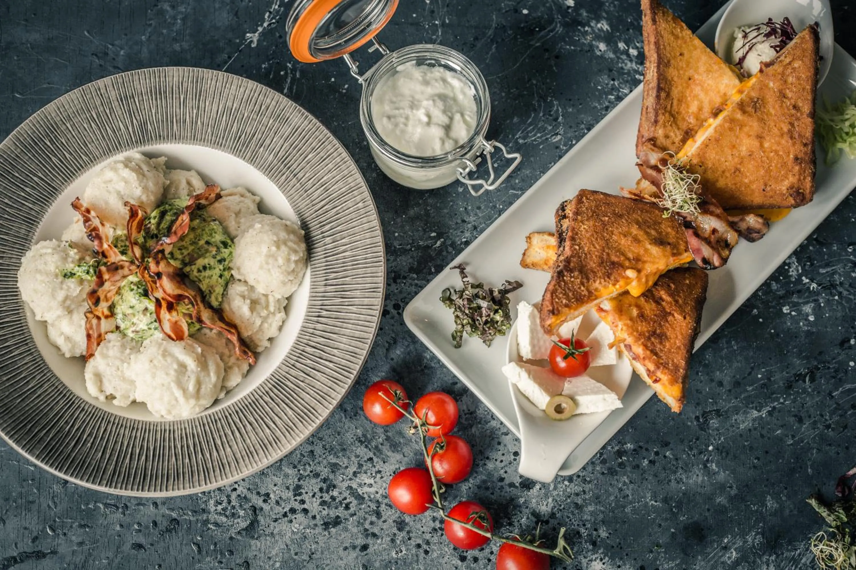 Restaurant/places to eat in Hotel Siesta