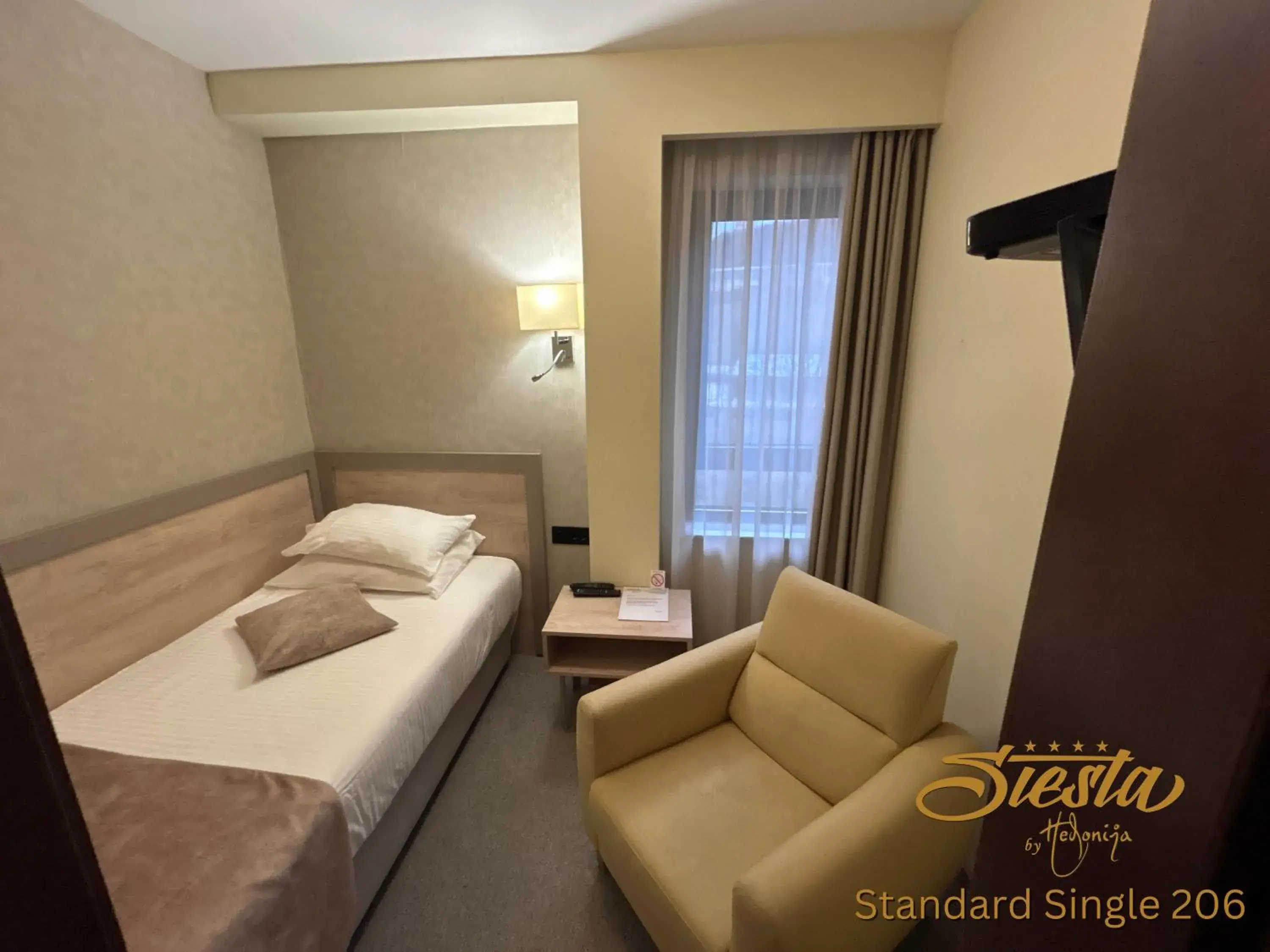 Standard Single Room in Hotel Siesta Standard Single Room in Hotel Siesta