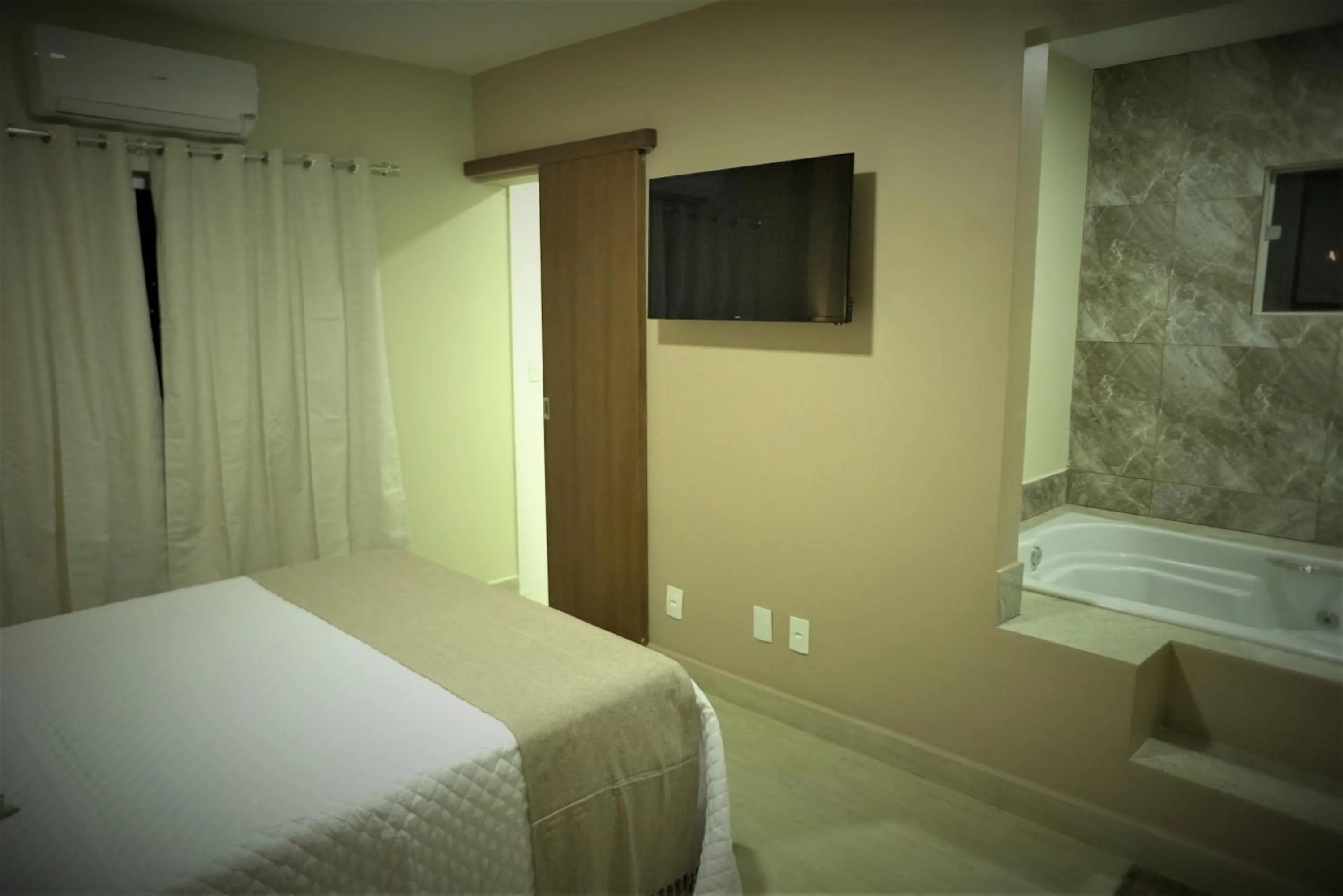 TV and multimedia, Bed in Terra D` Ouro Apart Hotel