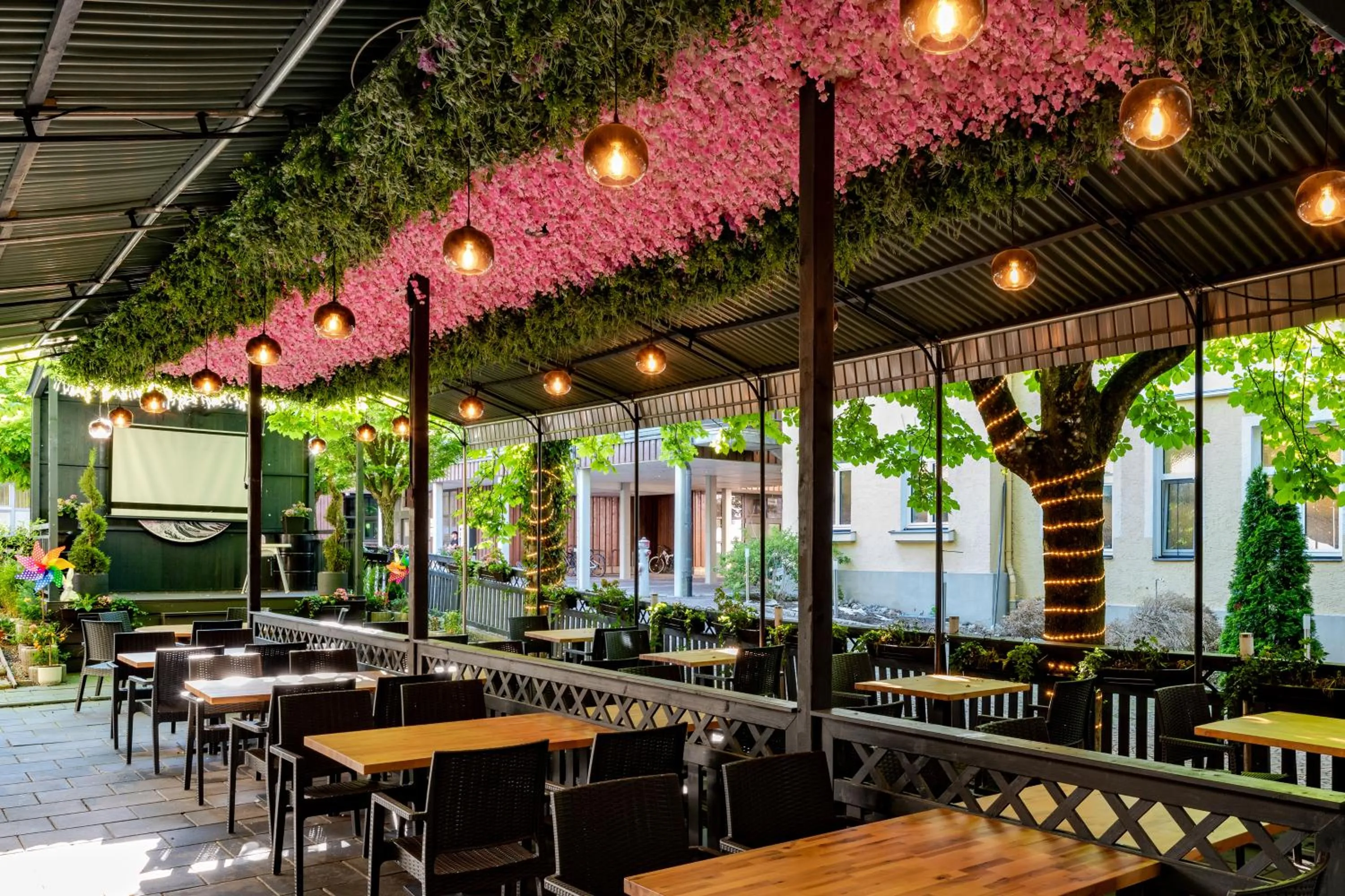 Restaurant/places to eat in Drexel´s Parkhotel