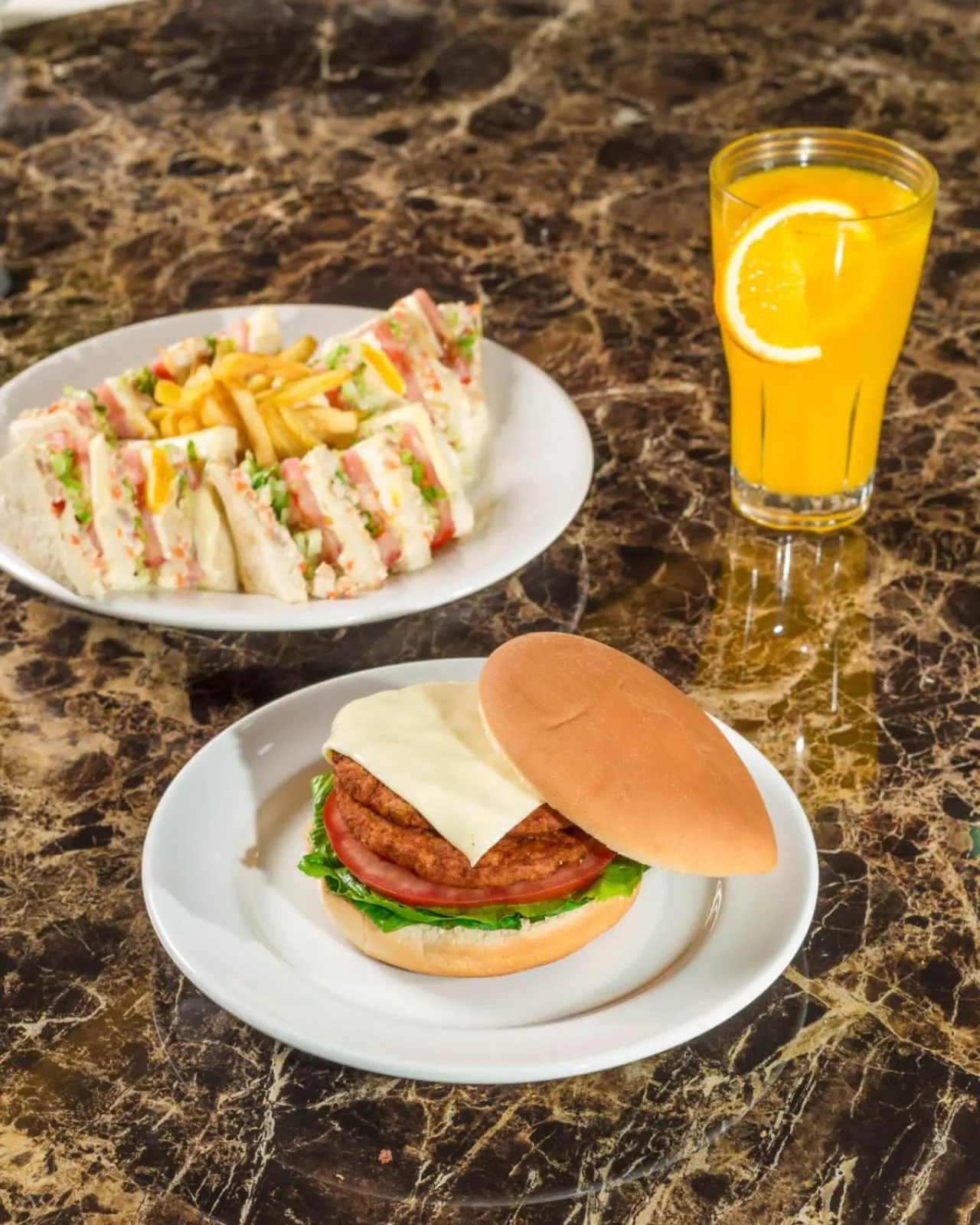 Food and drinks in Al Jabal Hotel