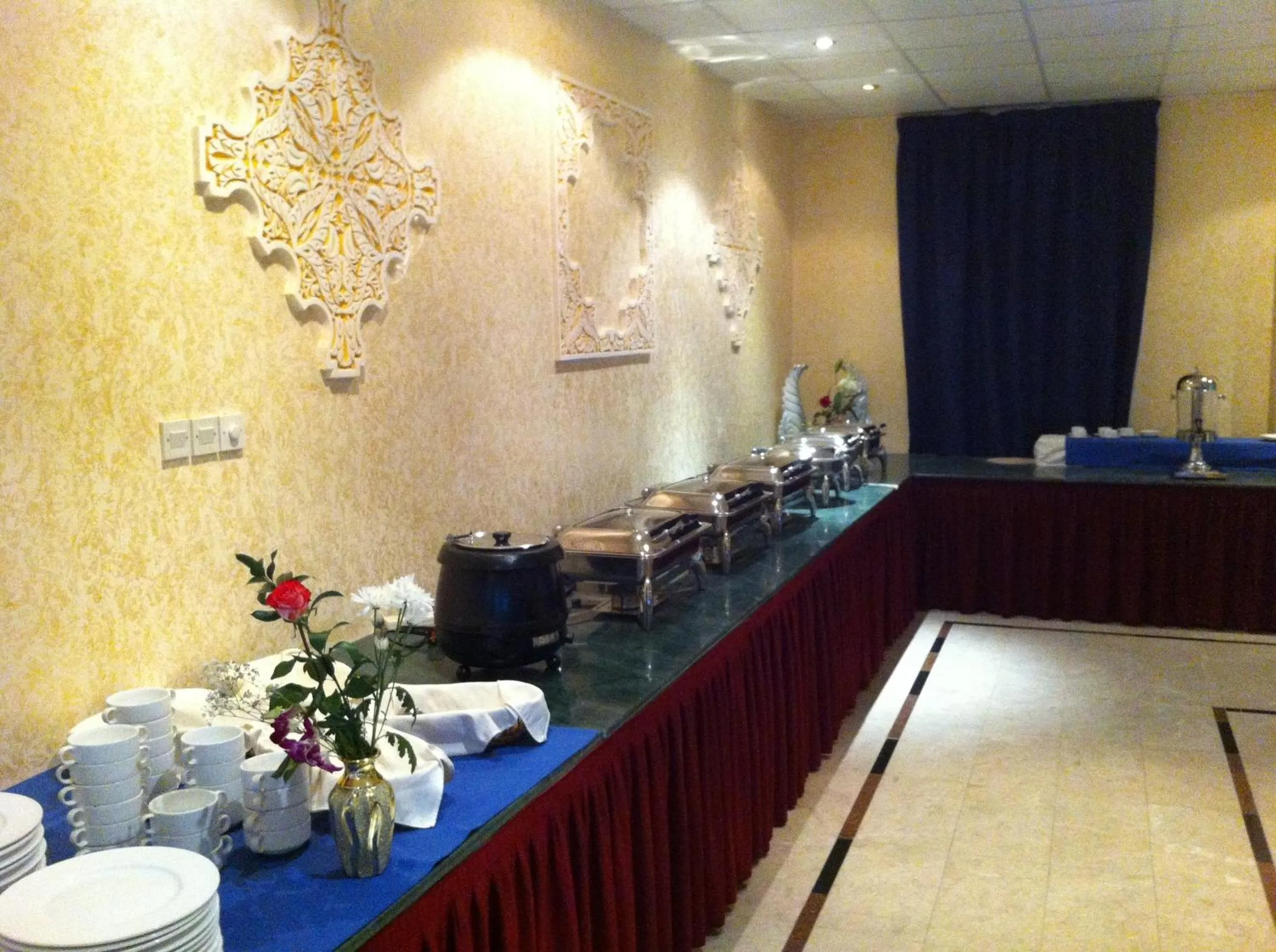 Meals in Al Jabal Hotel