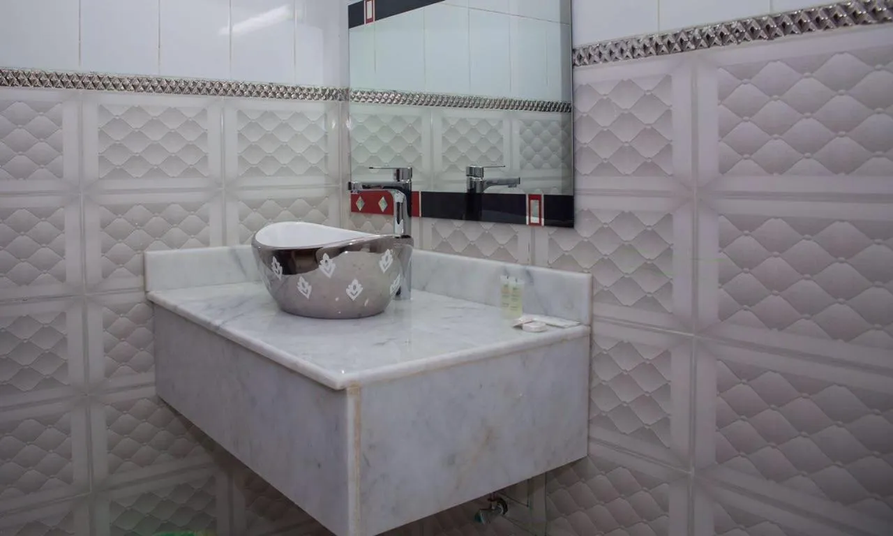 Bathroom in Al Jabal Hotel