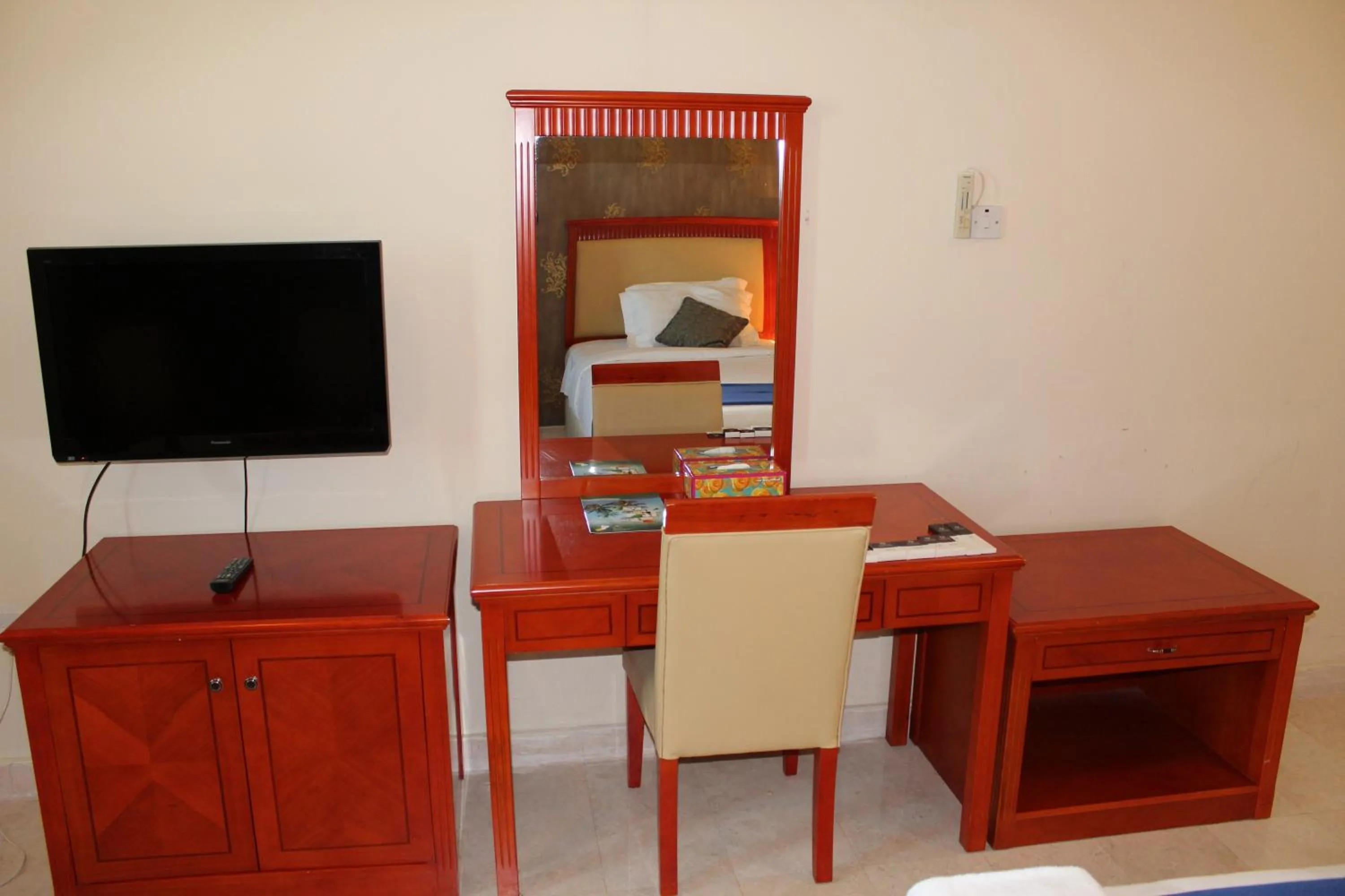 Bedroom in Al Jabal Hotel