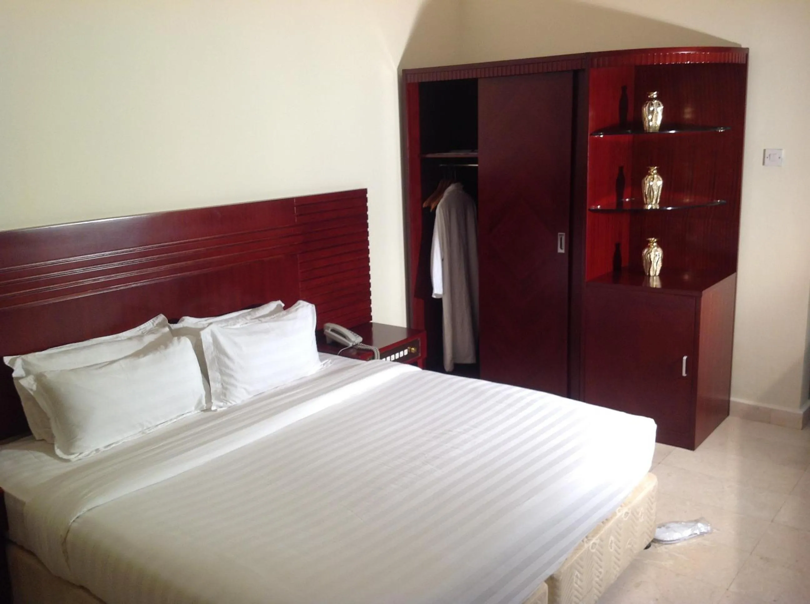 Bedroom, Bed in Al Jabal Hotel