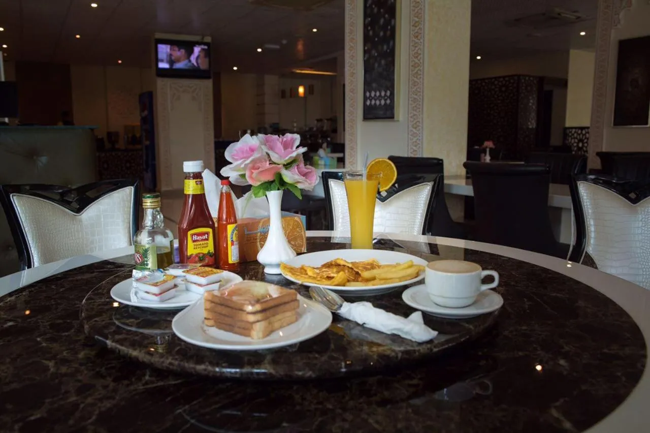Food and drinks in Al Jabal Hotel