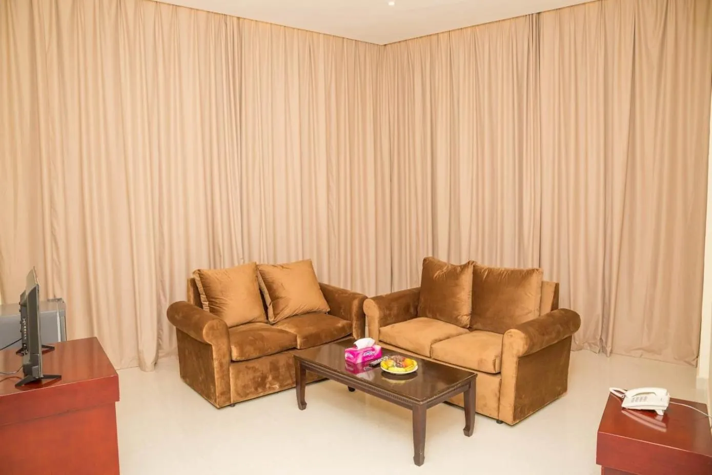 Living room in Al Jabal Hotel