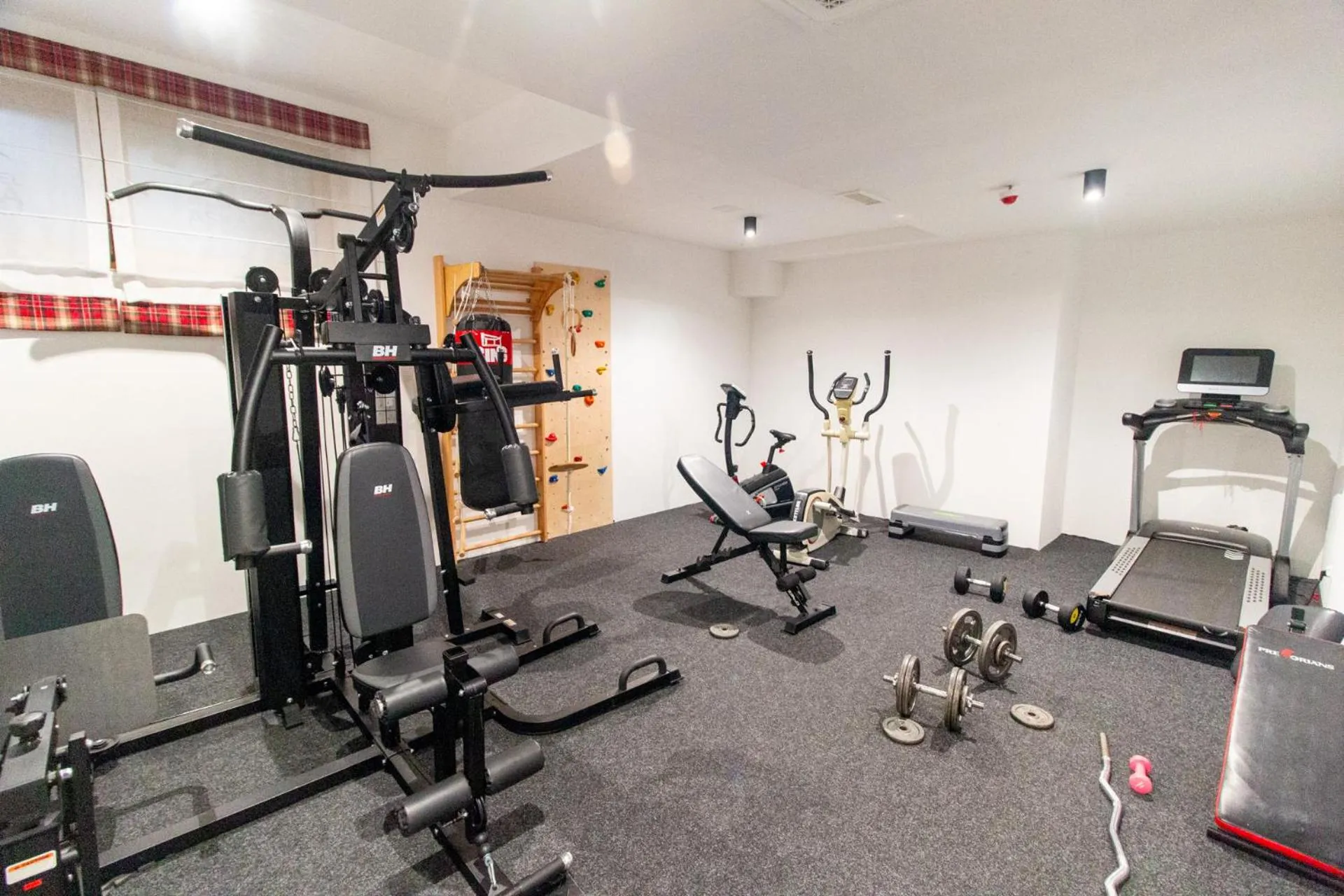 Fitness centre/facilities in Askana
