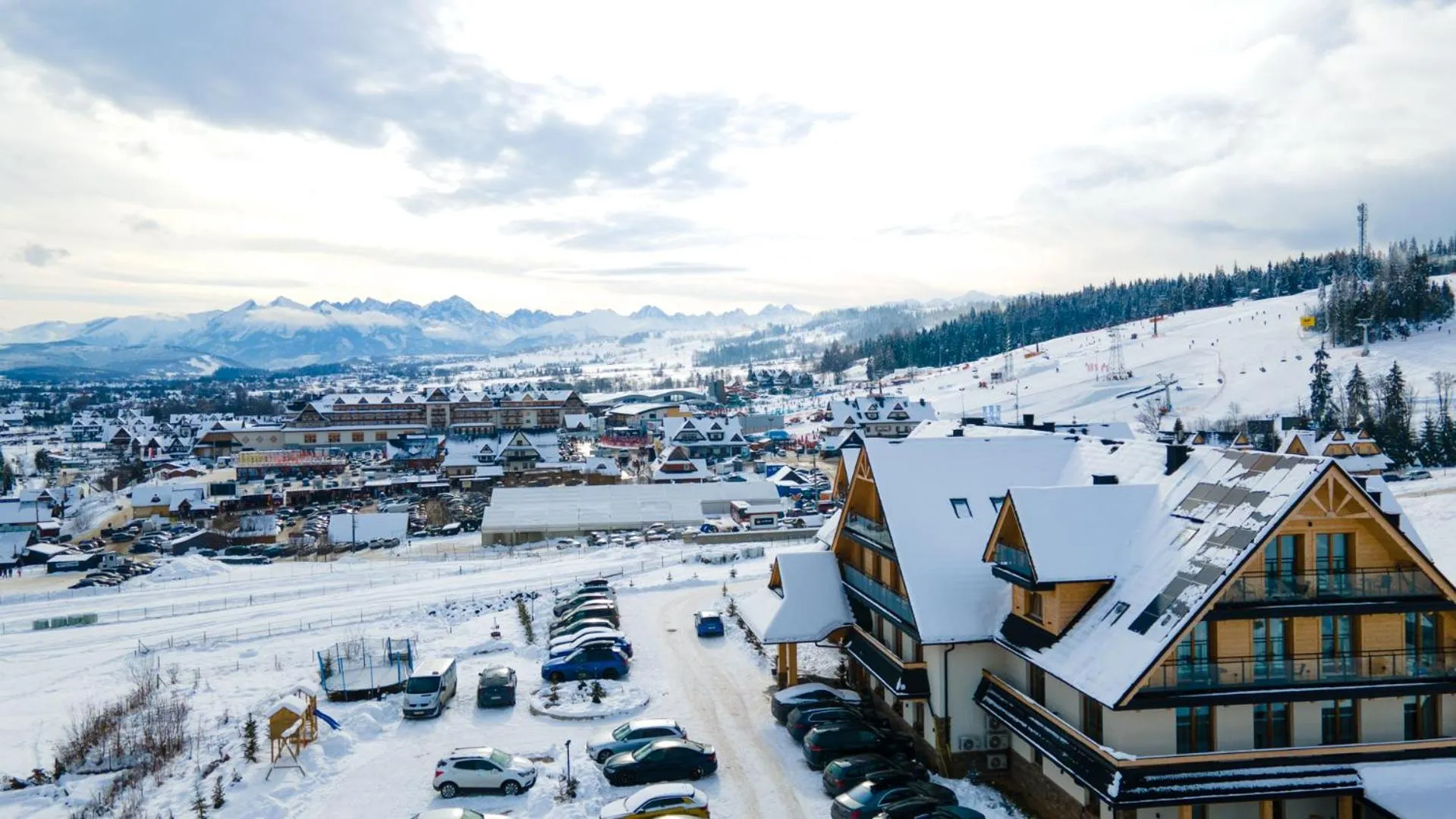 Property building in Askana