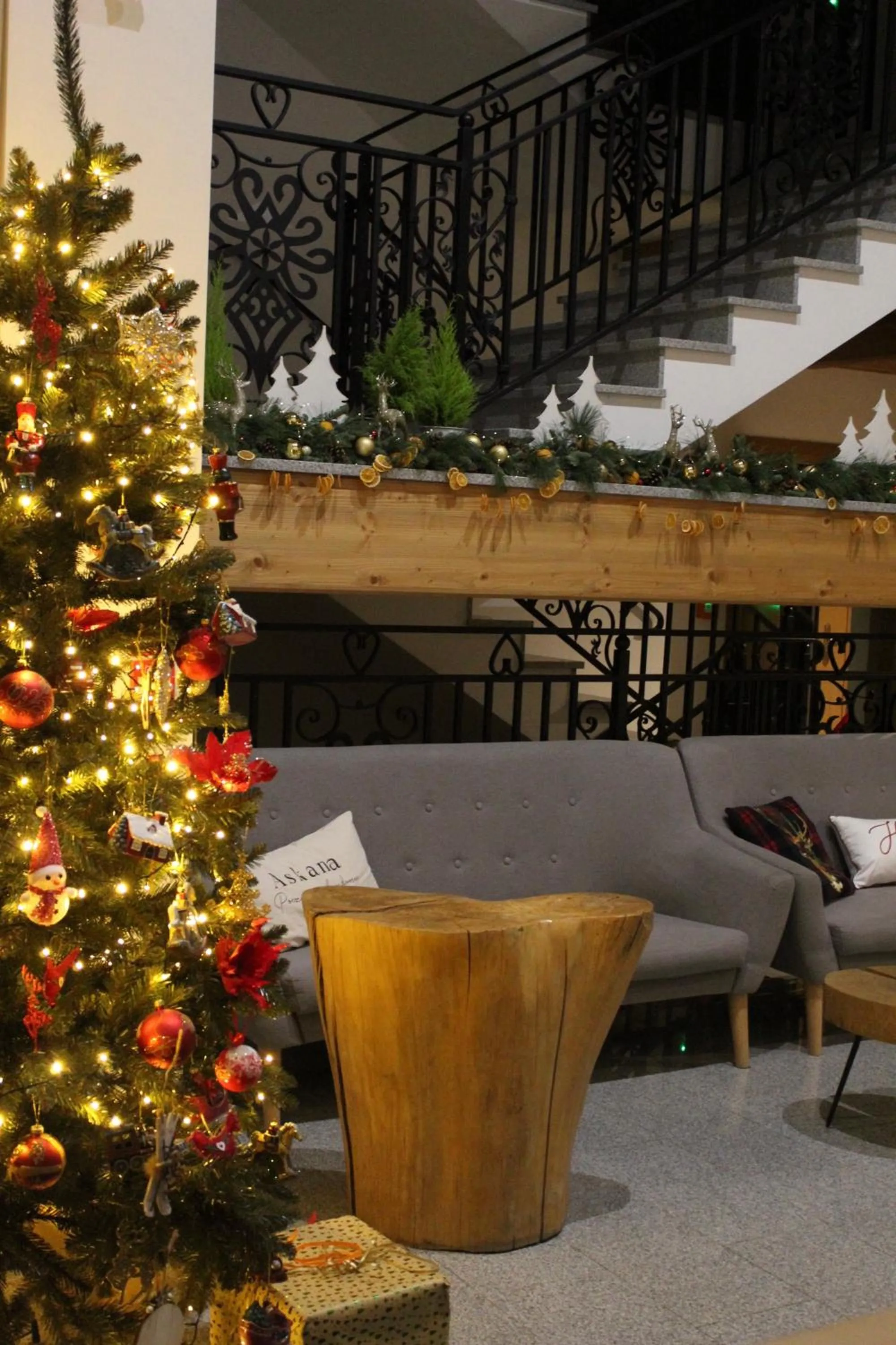 Lobby or reception in Askana