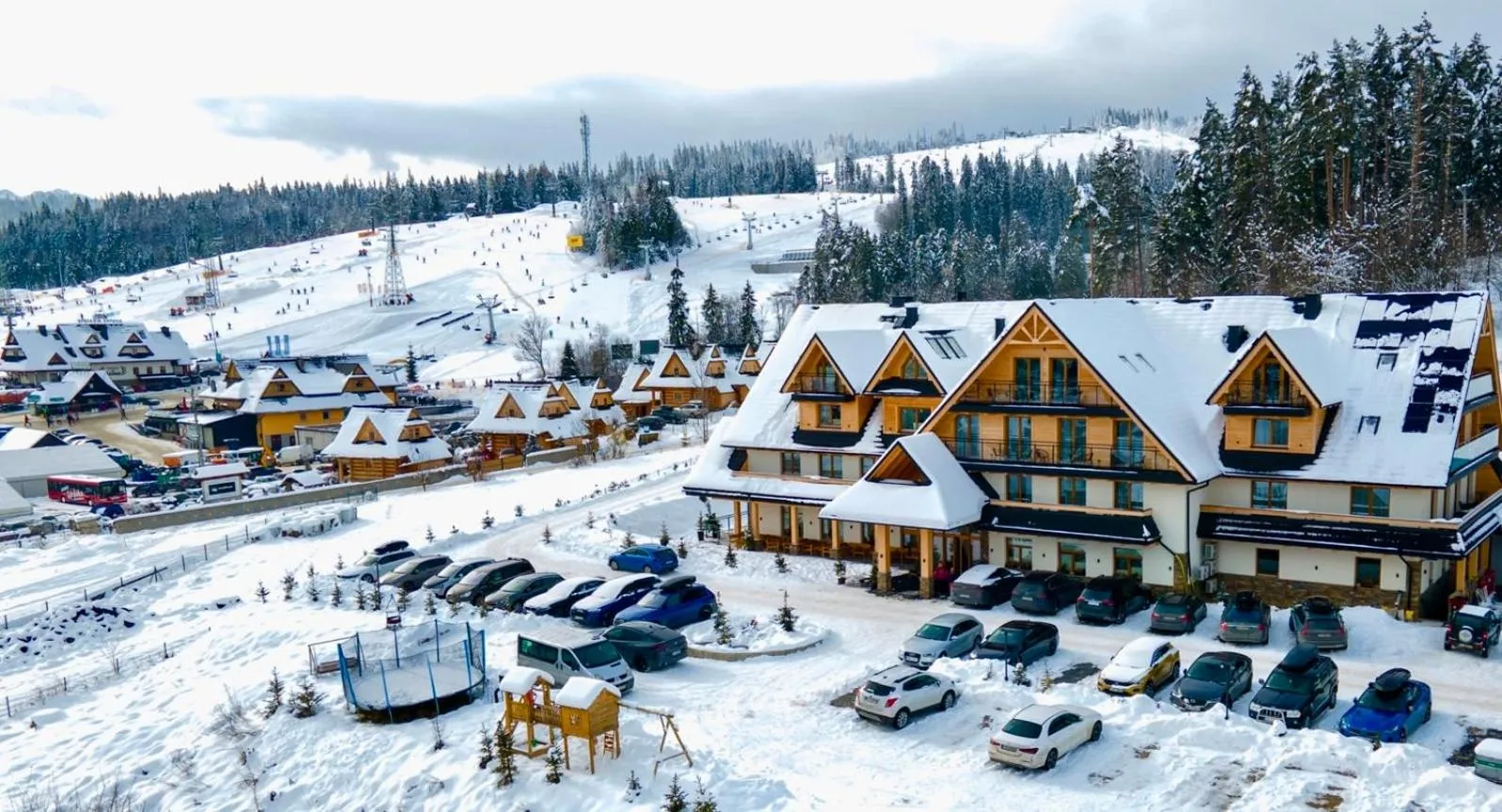 Property building in Askana