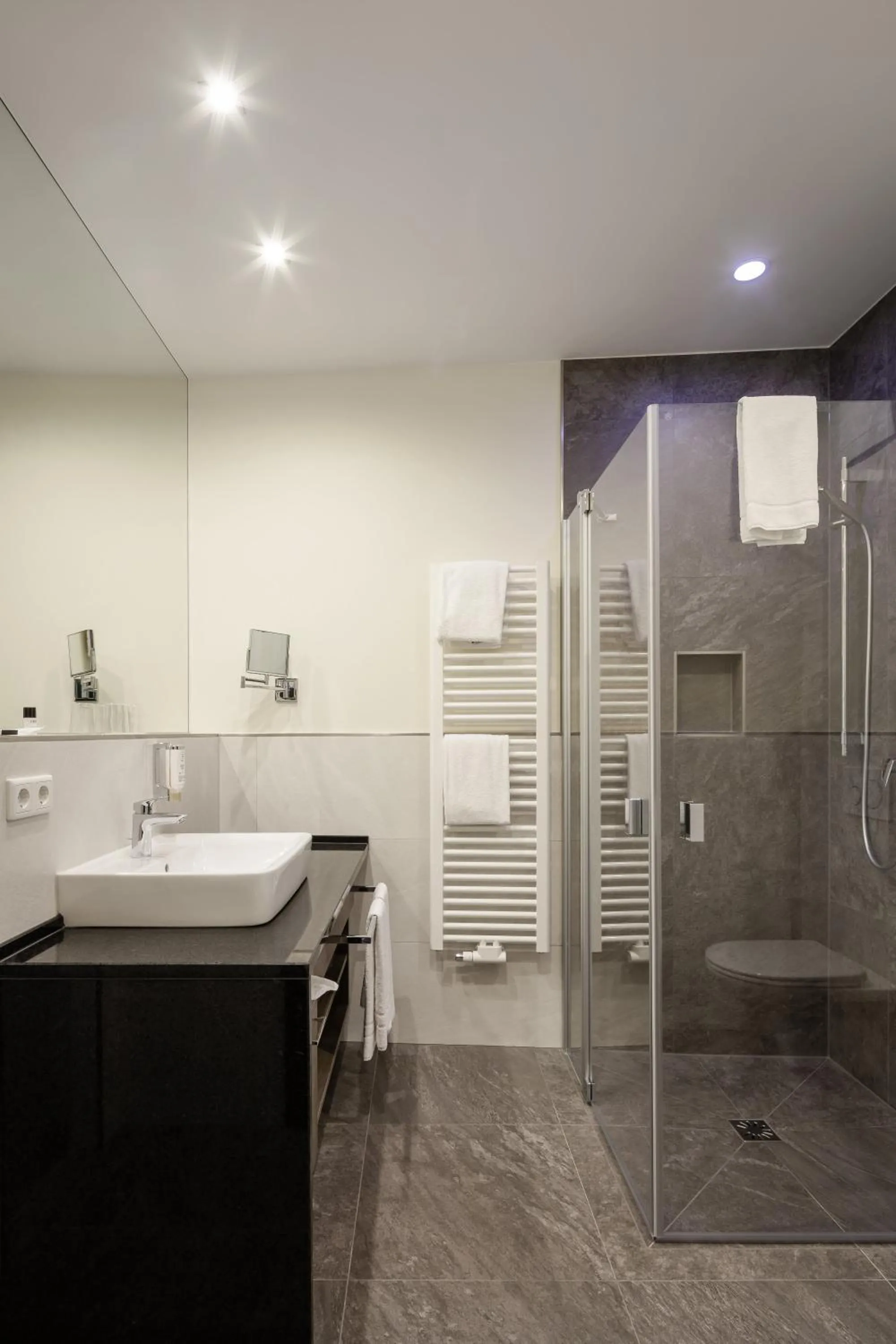 Bathroom in Hotel-Gasthof Höttl