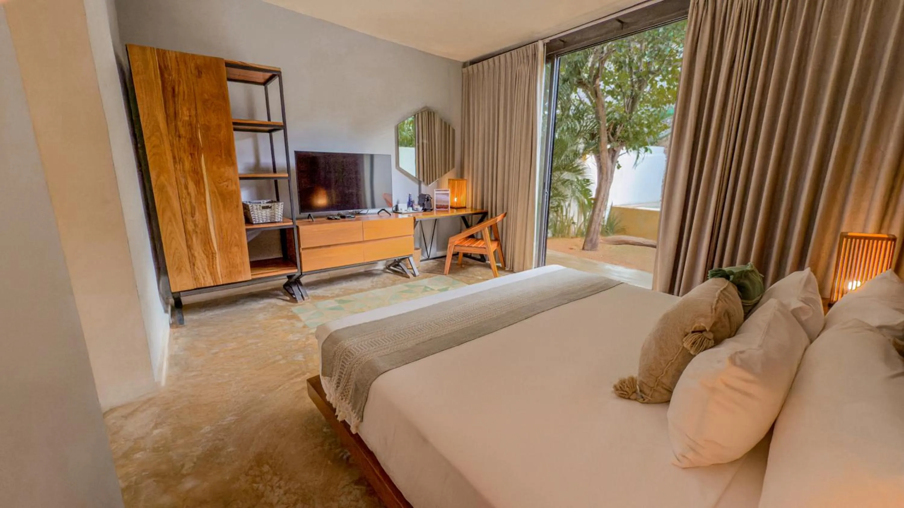 Bedroom, Bed in Hotel Unknown