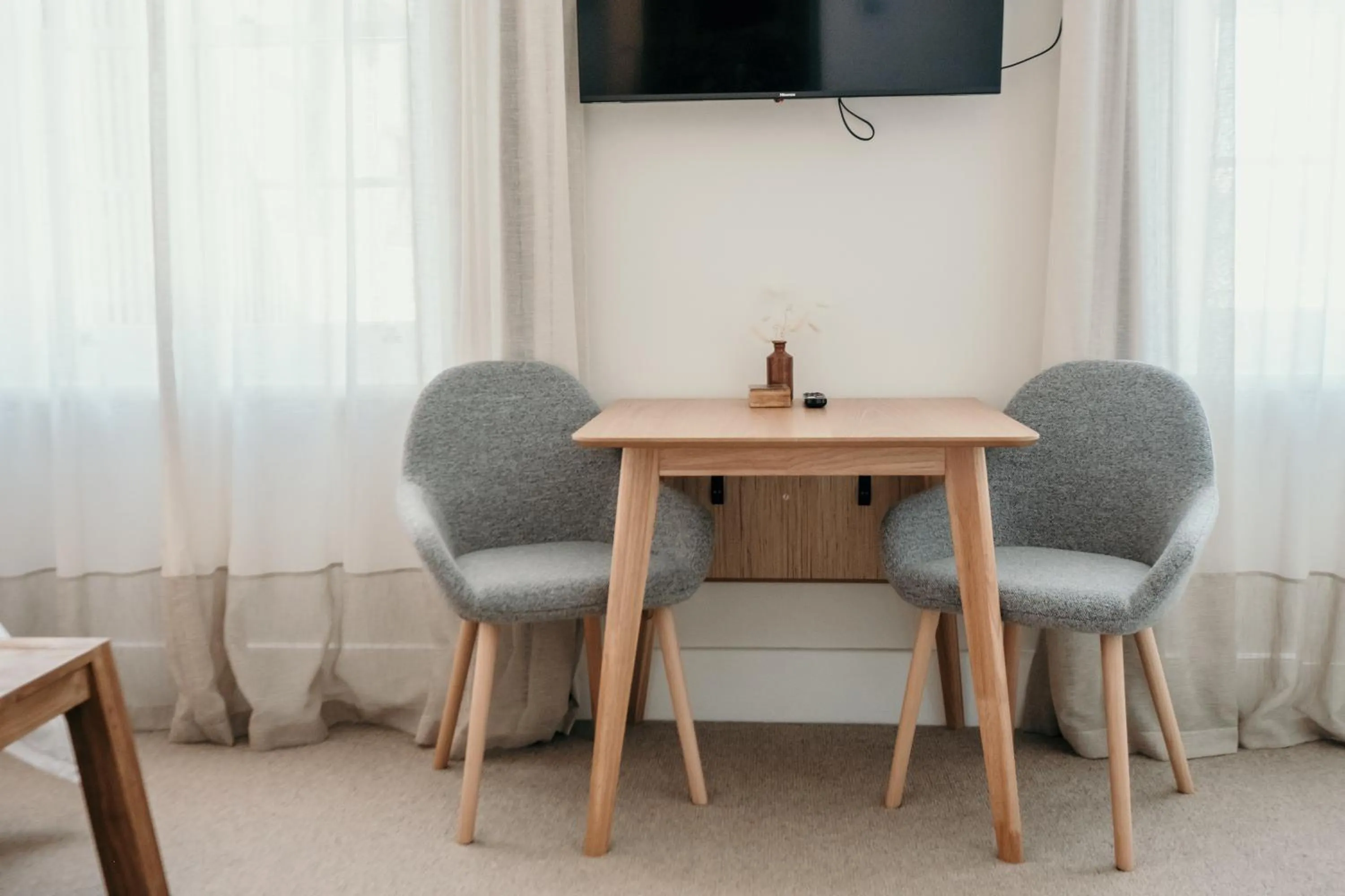 TV and multimedia in The Oak & Anchor Hotel