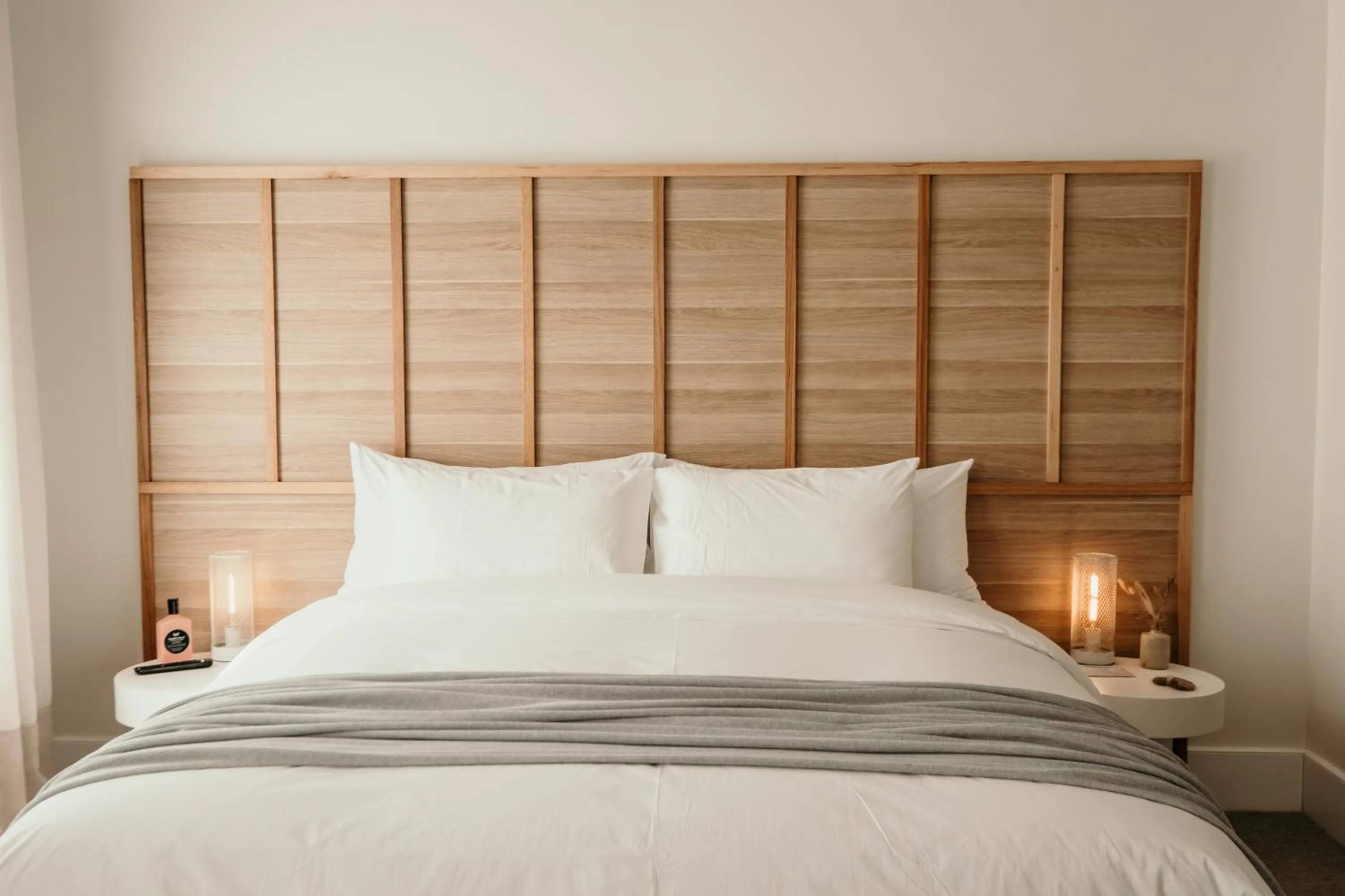 Bed in The Oak & Anchor Hotel