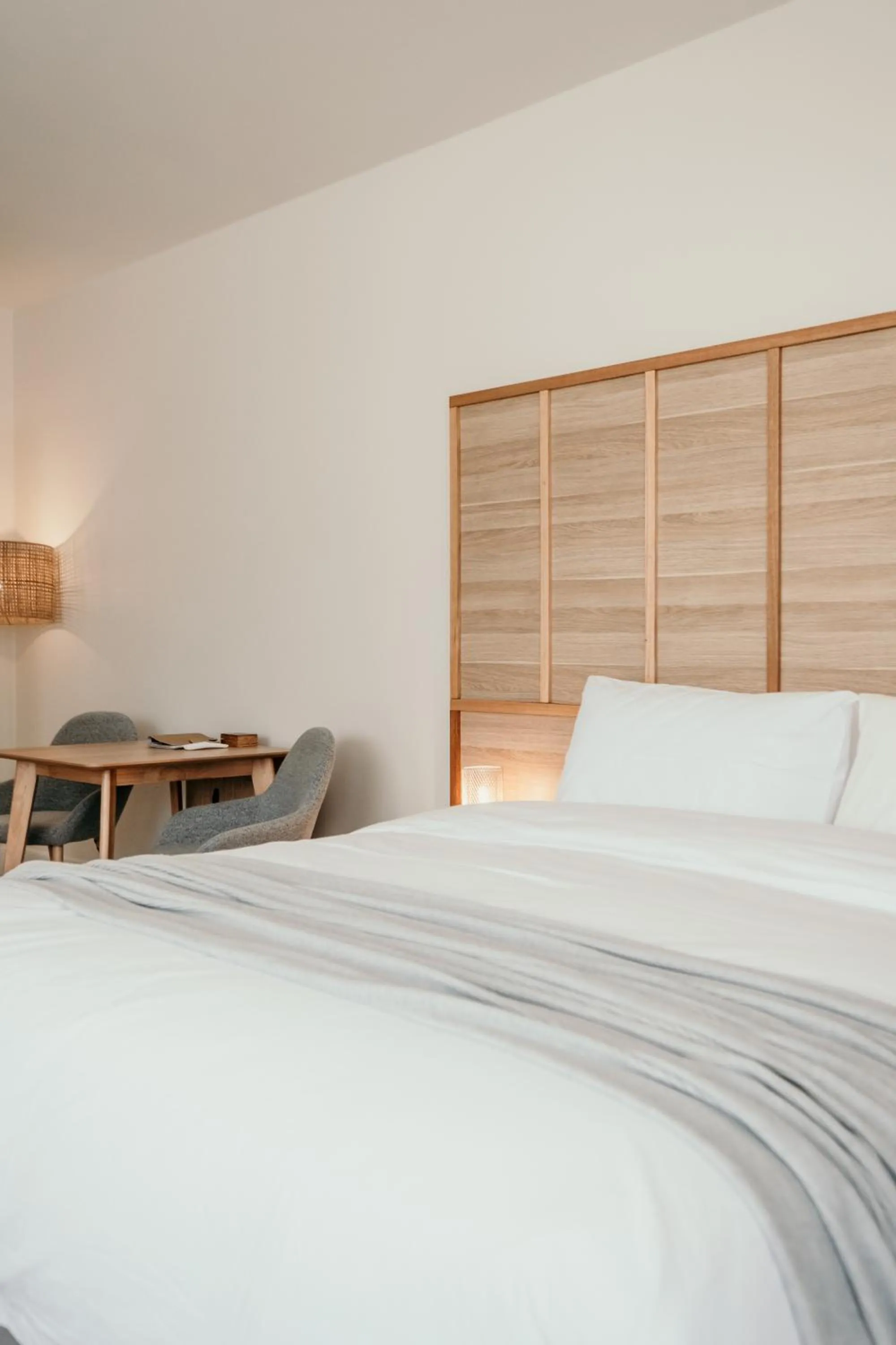 Bed in The Oak & Anchor Hotel