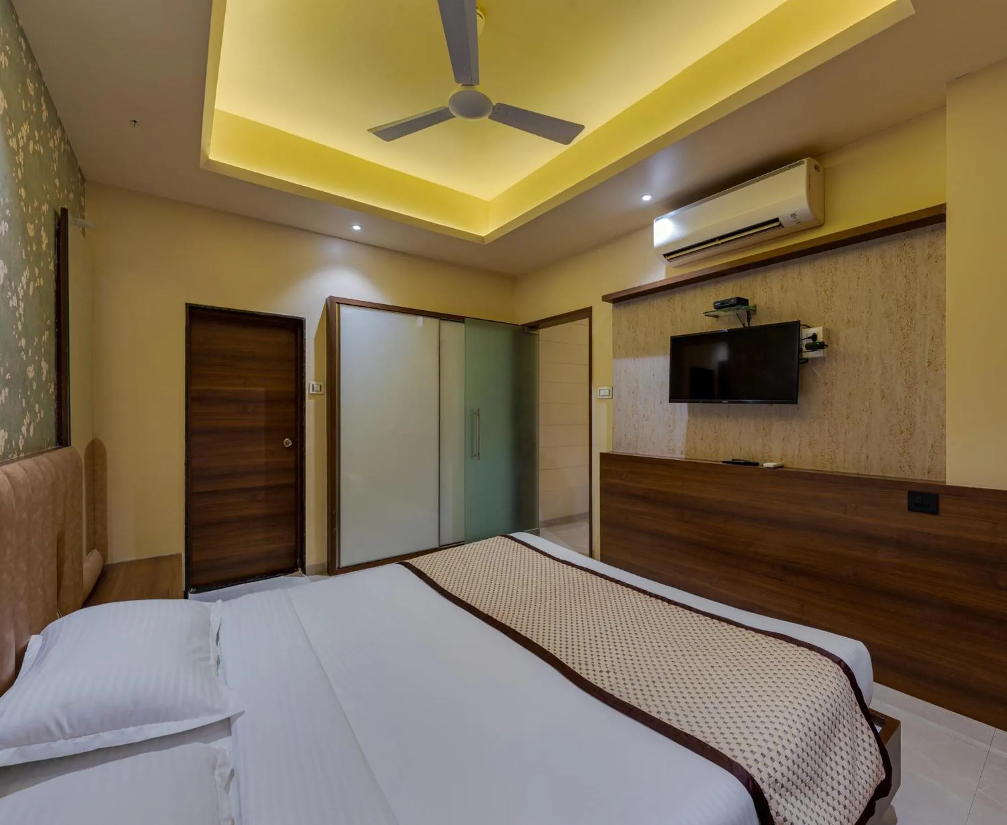 Bed in Hotel Pratham