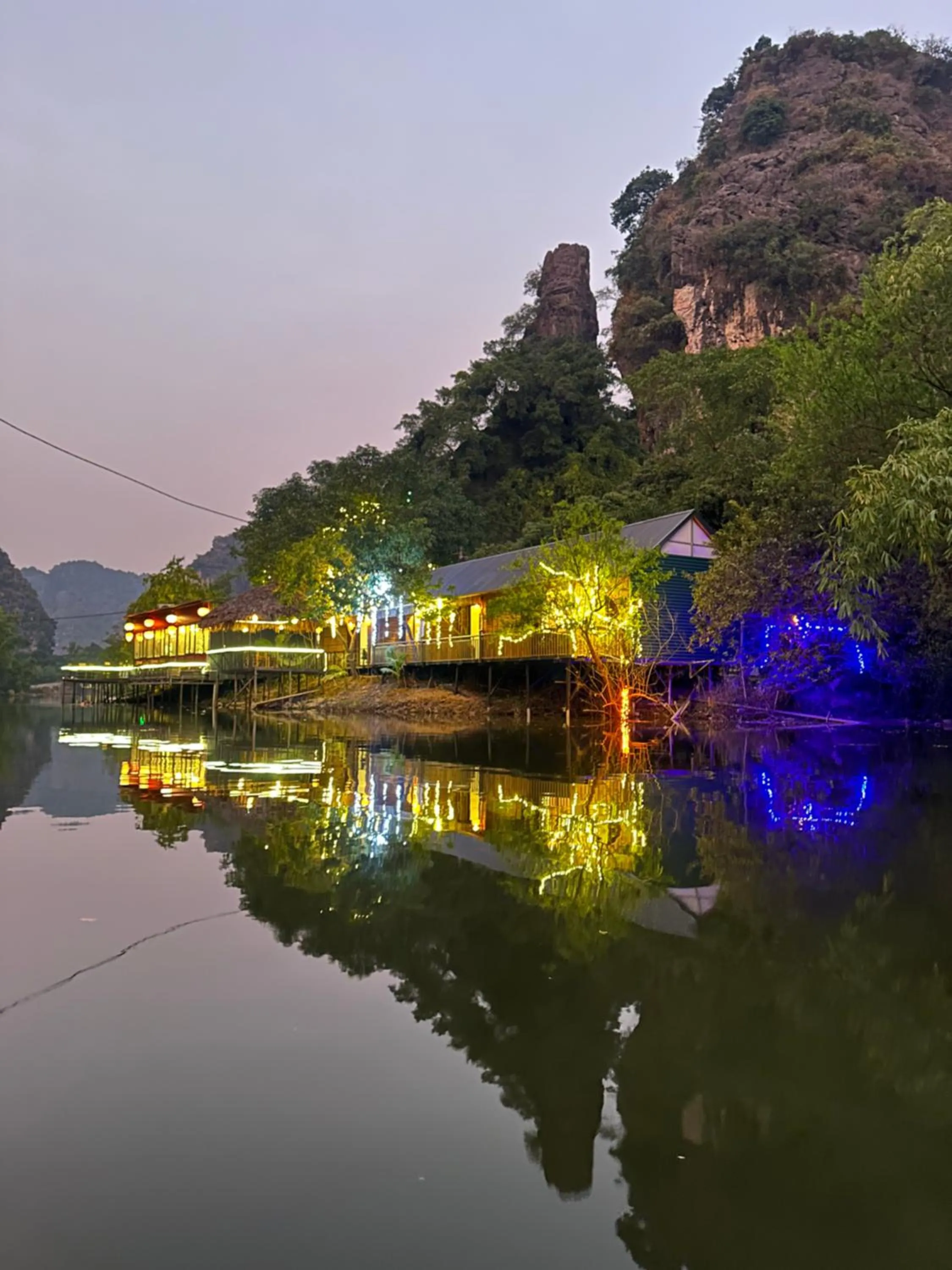 HoangLong Riverside Homestay