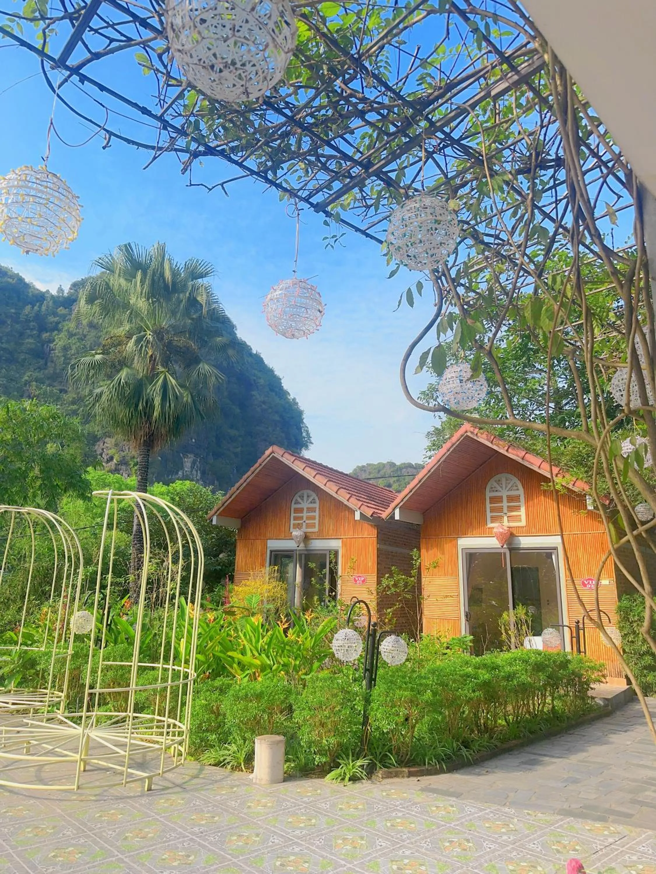 HoangLong Riverside Homestay