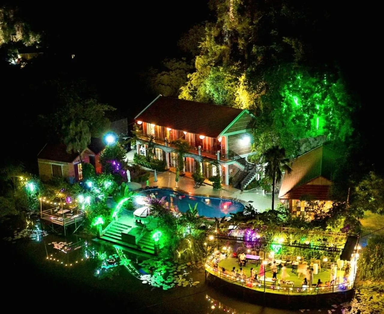 HoangLong Riverside Homestay